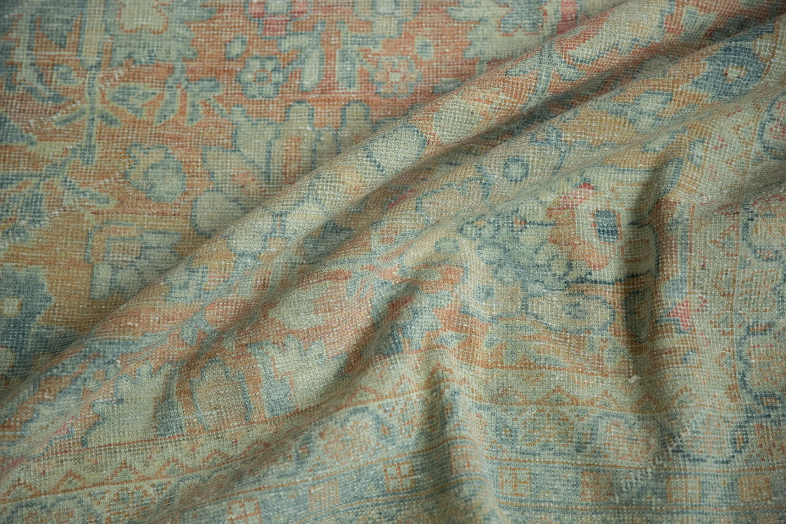 10.5x14 Vintage Distressed Mahal Carpet