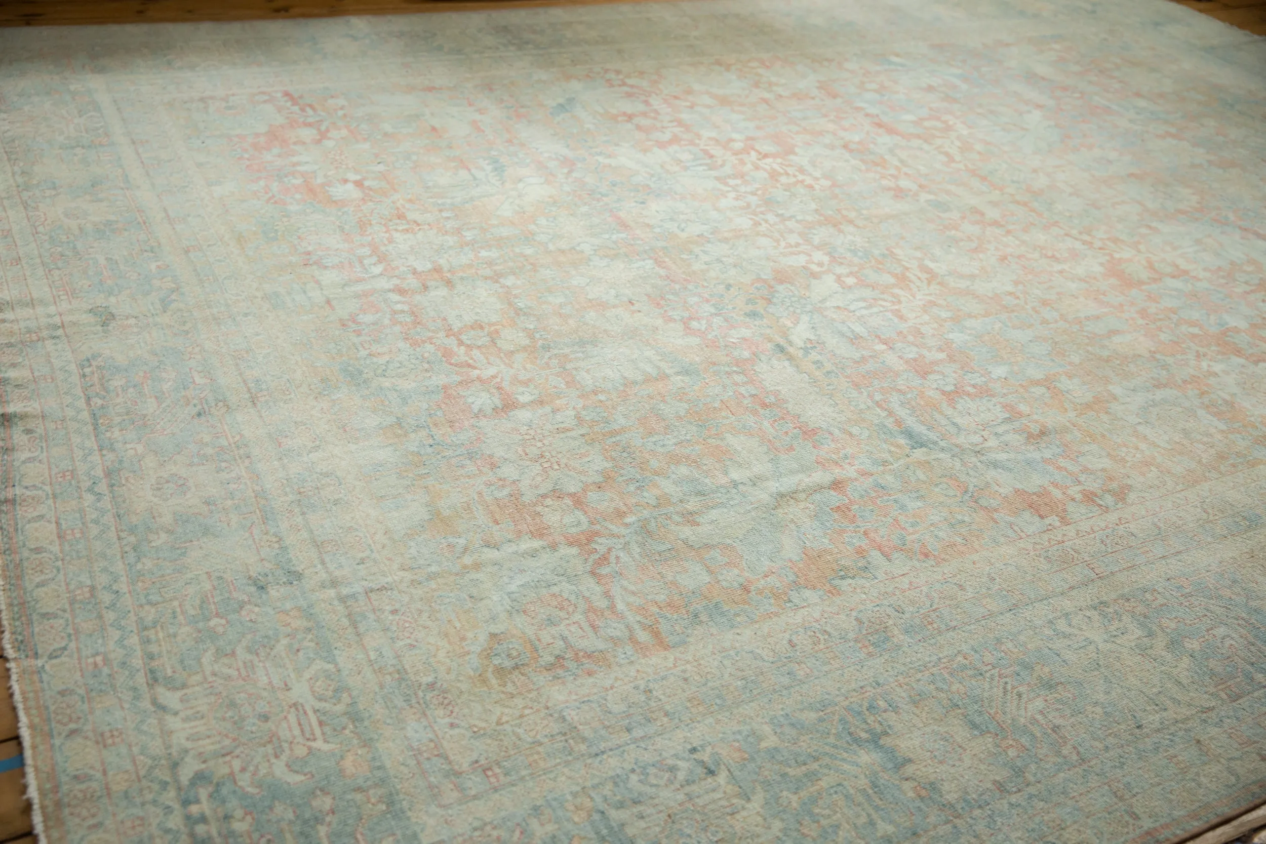 10.5x14 Vintage Distressed Mahal Carpet