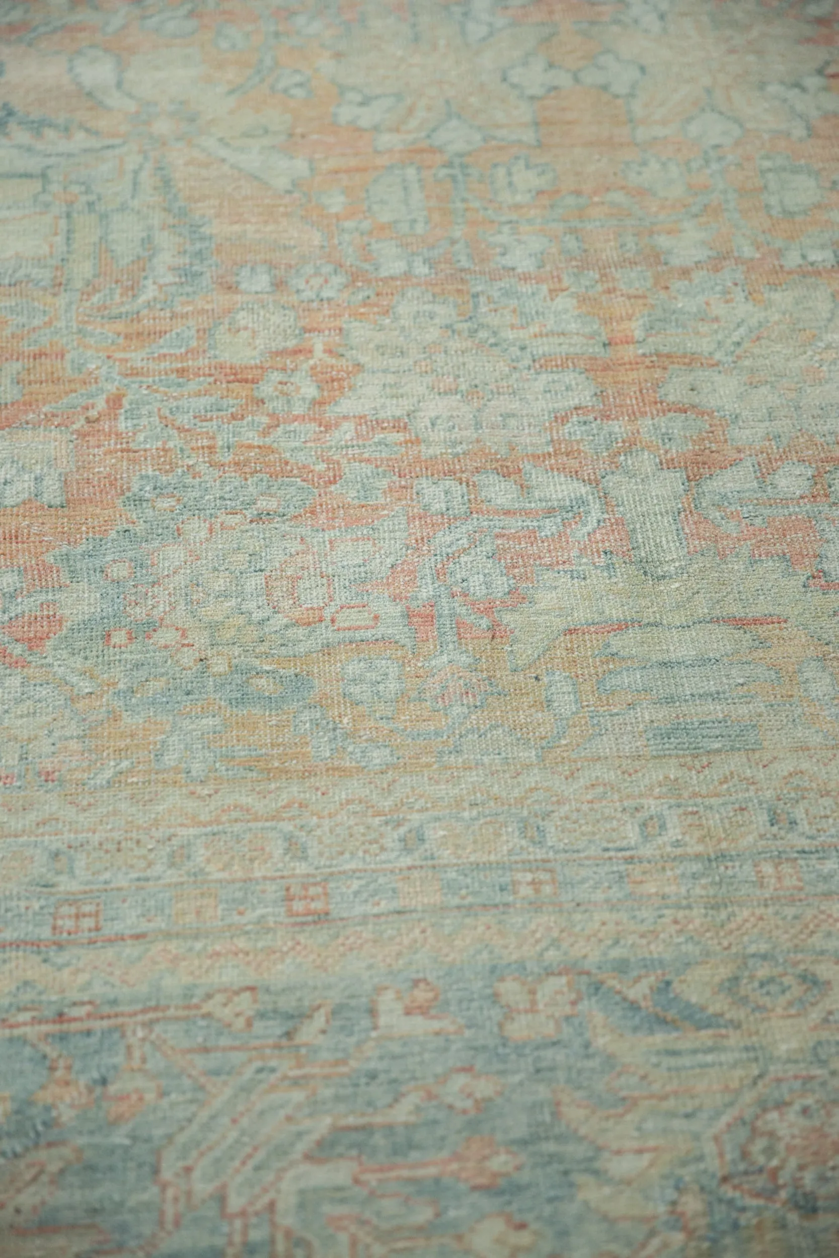 10.5x14 Vintage Distressed Mahal Carpet