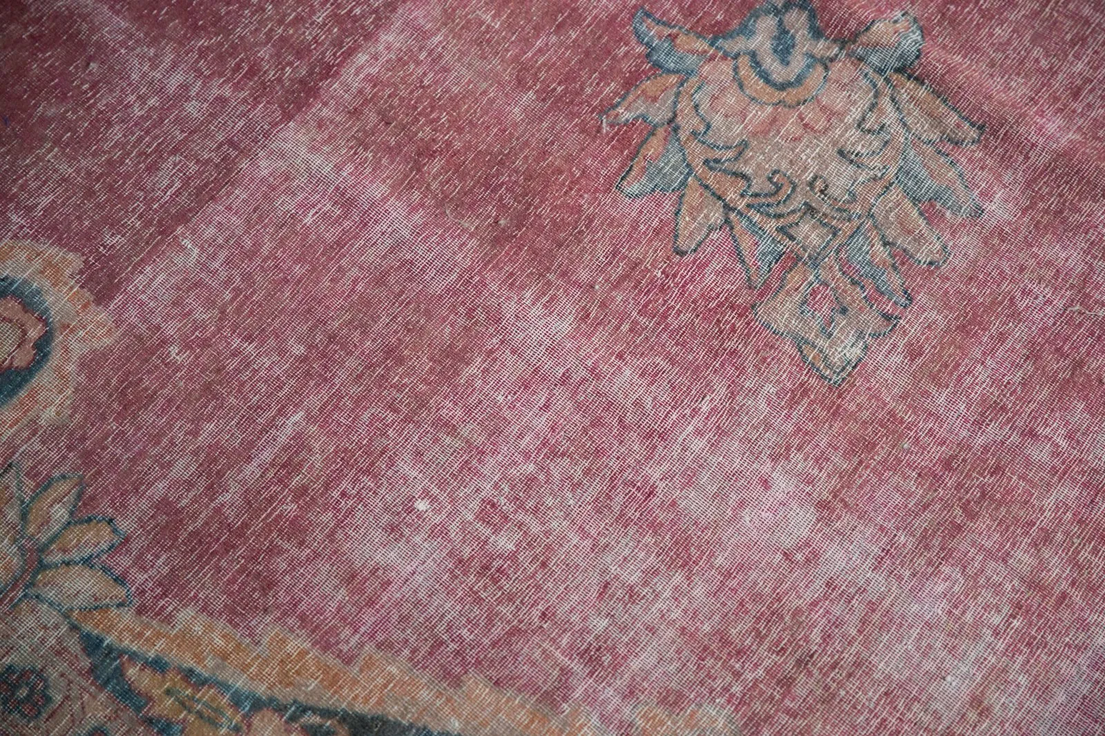12x18.5 Antique Distressed Kermanshah Carpet