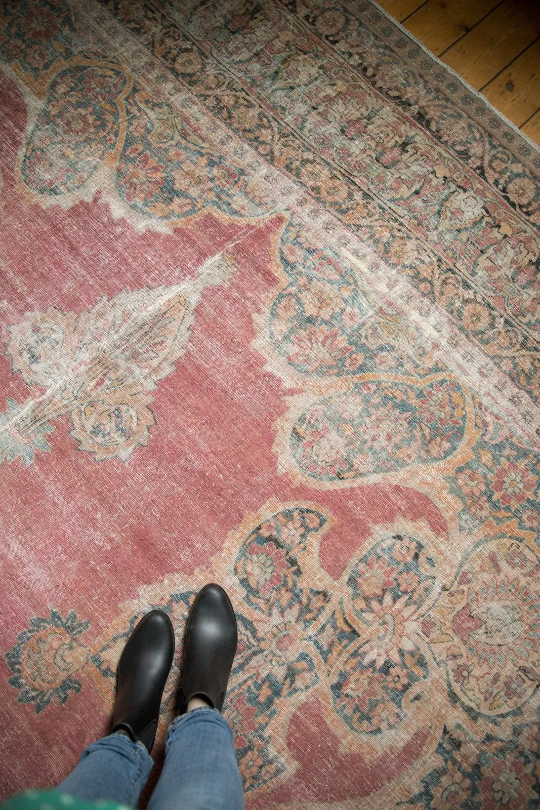12x18.5 Antique Distressed Kermanshah Carpet