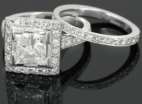 14K White Solid Gold Custom Diamond Bridal Ring Set.