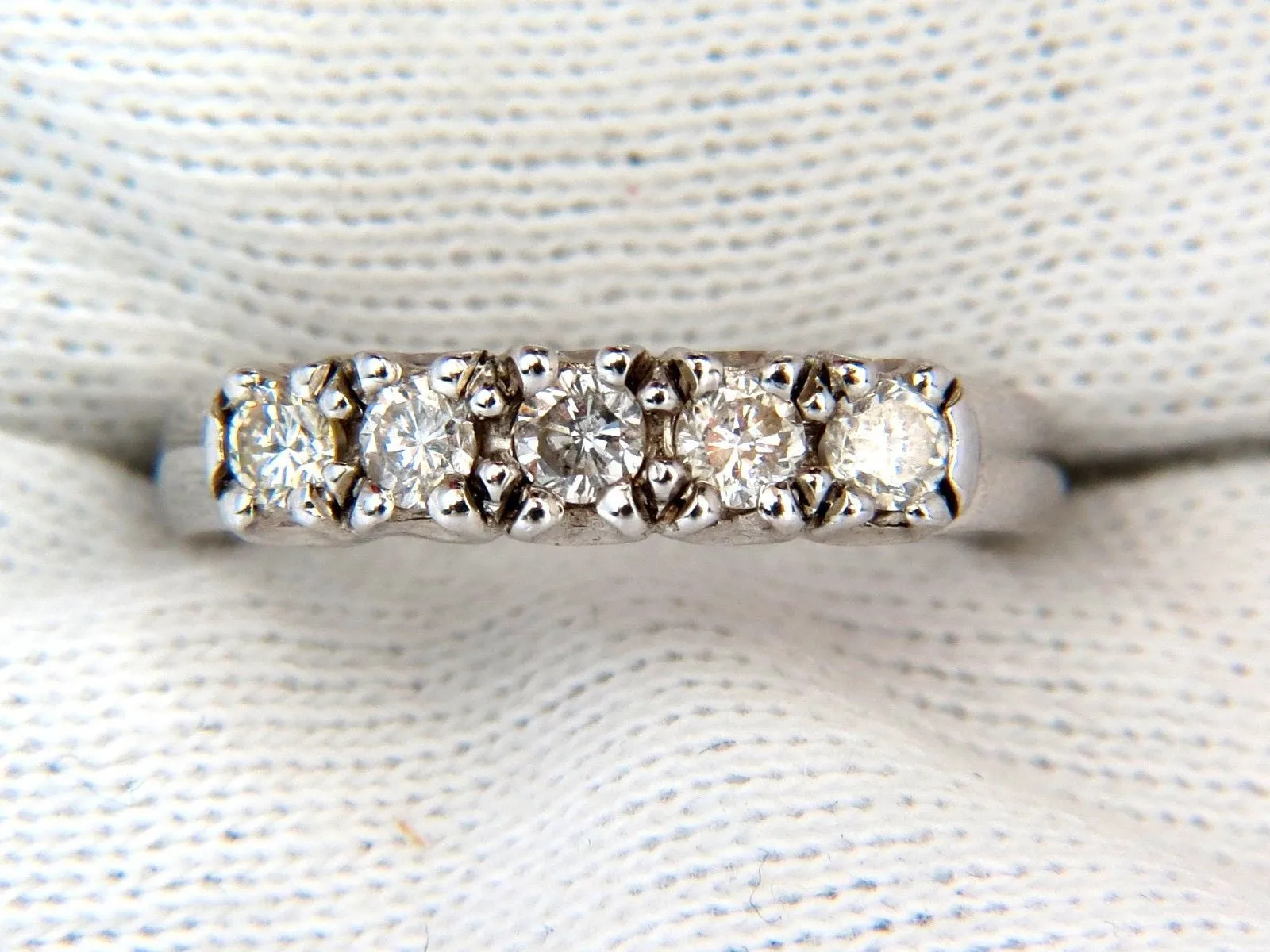 .55CT DIAMONDS RING CLASSIC BAND 14KT H/VS