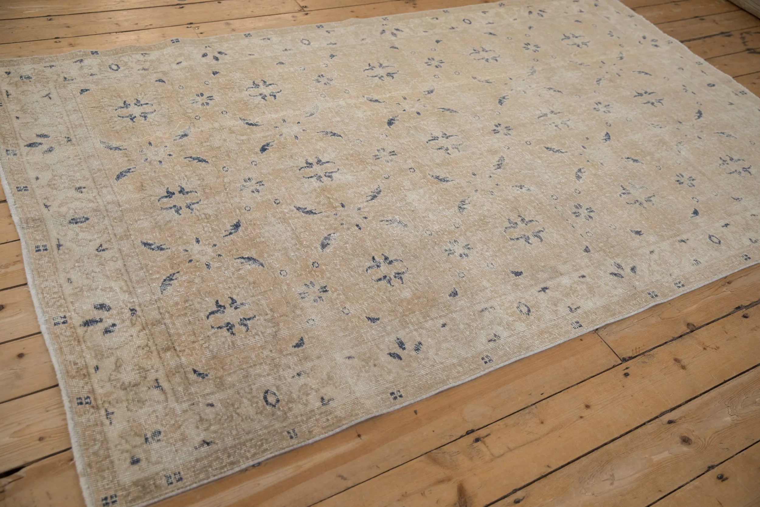 5x8 Vintage Distressed Sparta Carpet