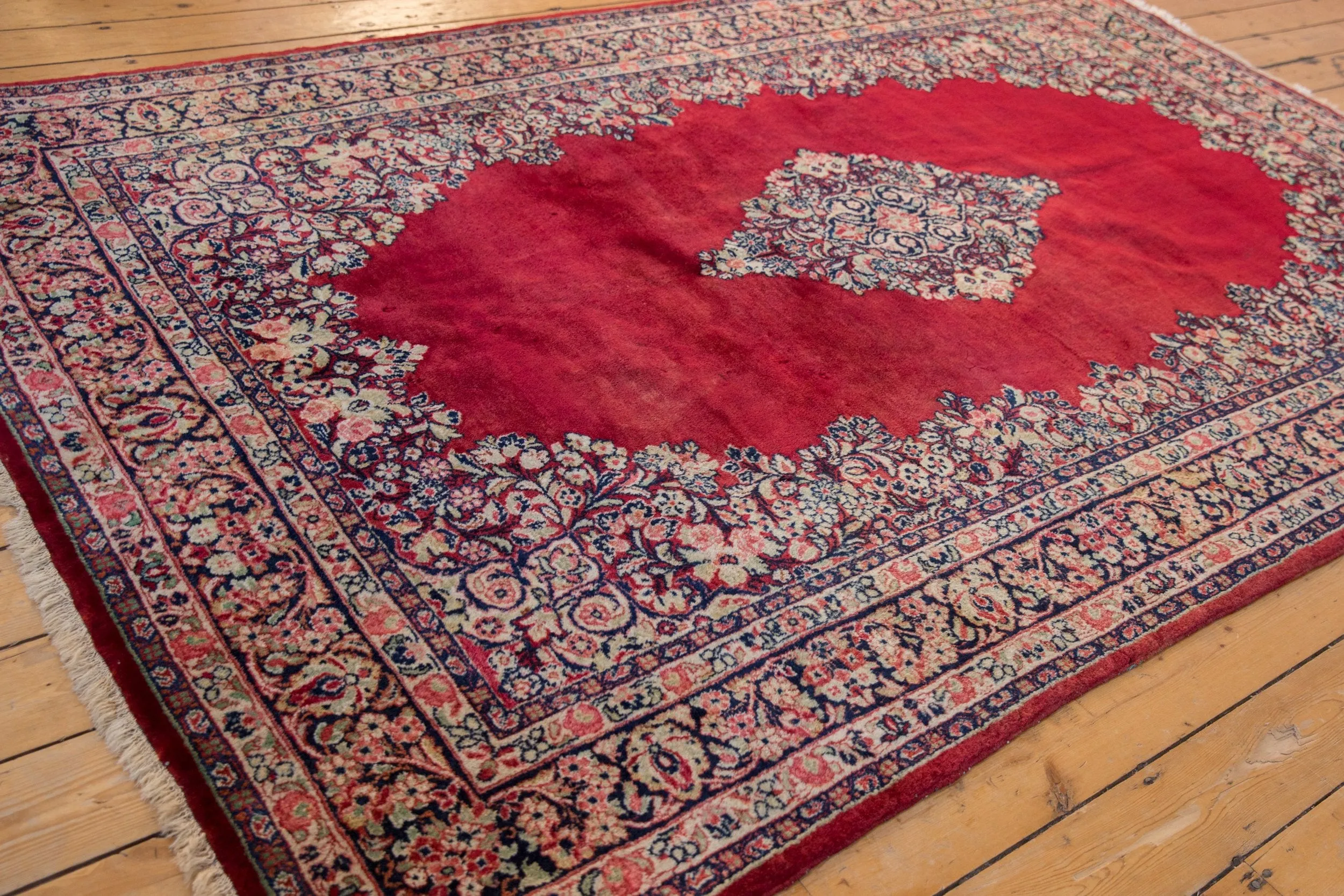 6x9 Vintage Sarouk Carpet