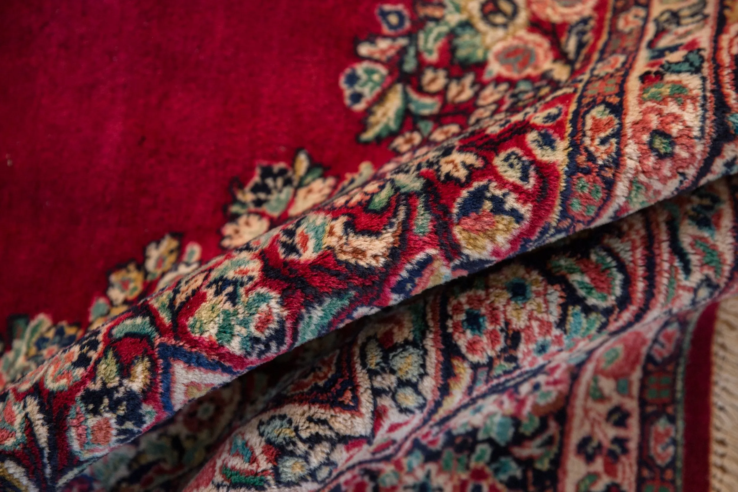 6x9 Vintage Sarouk Carpet