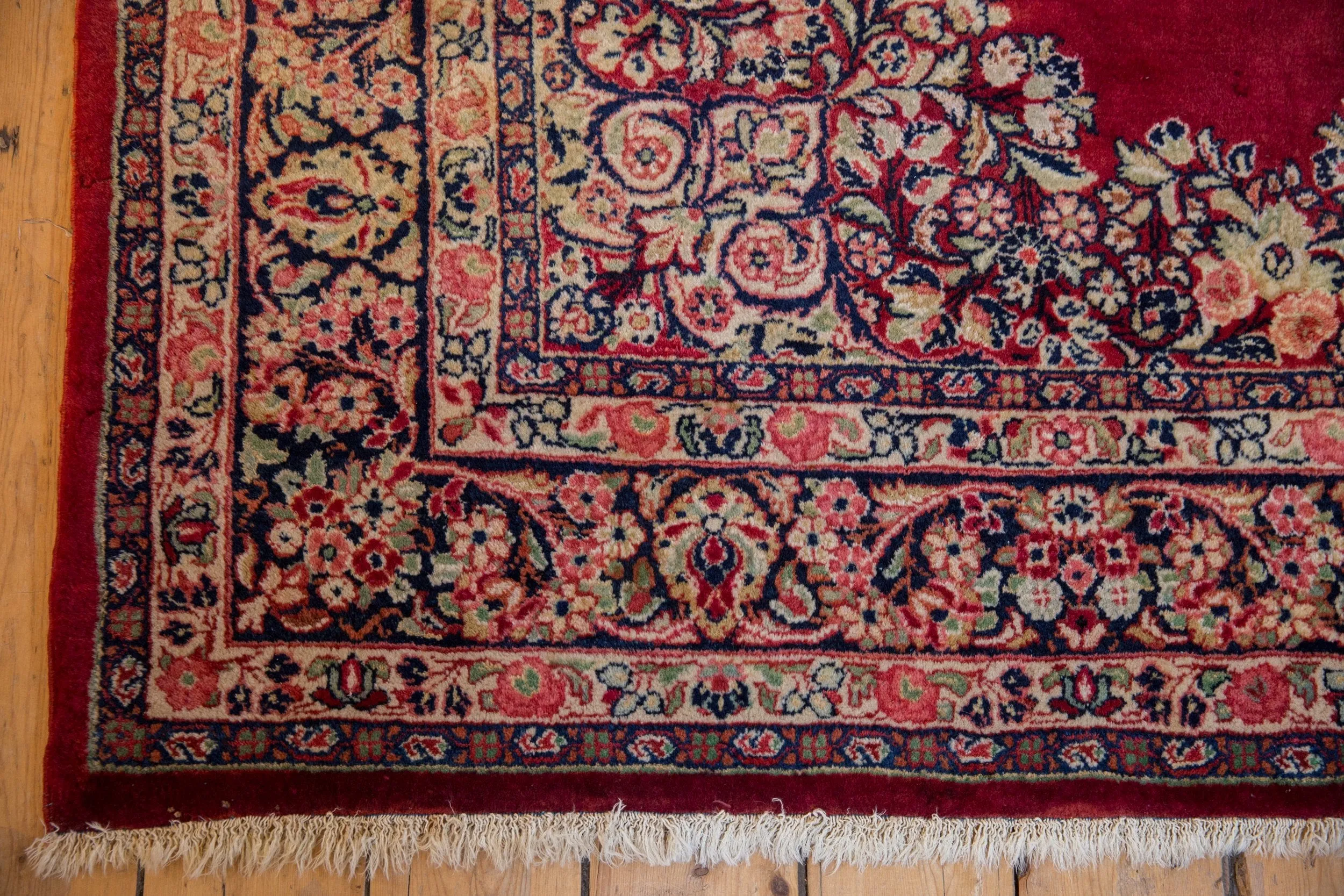 6x9 Vintage Sarouk Carpet