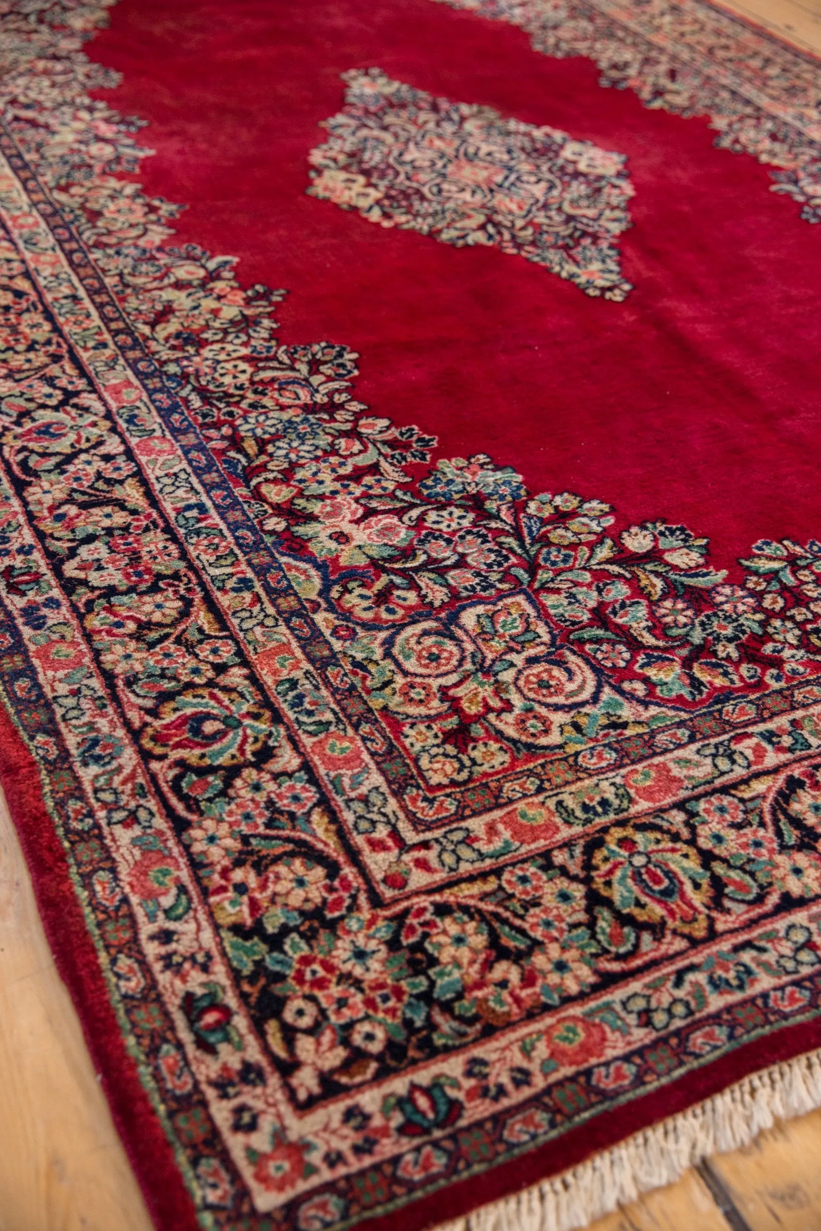 6x9 Vintage Sarouk Carpet
