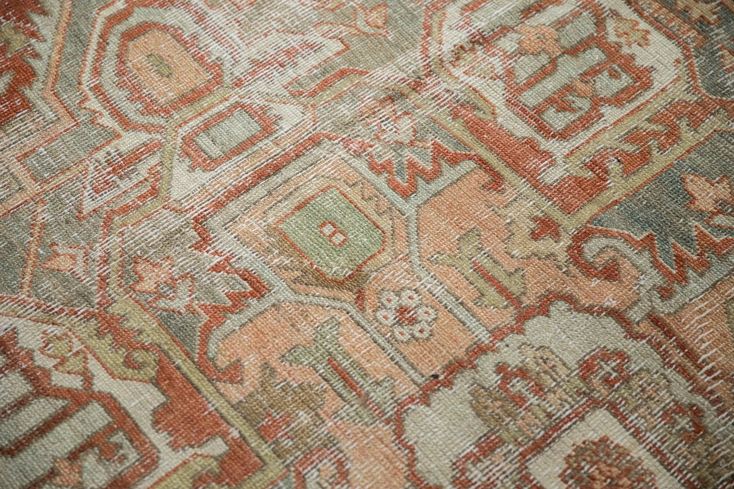 9.5x12.5 Vintage Distressed Heriz Carpet