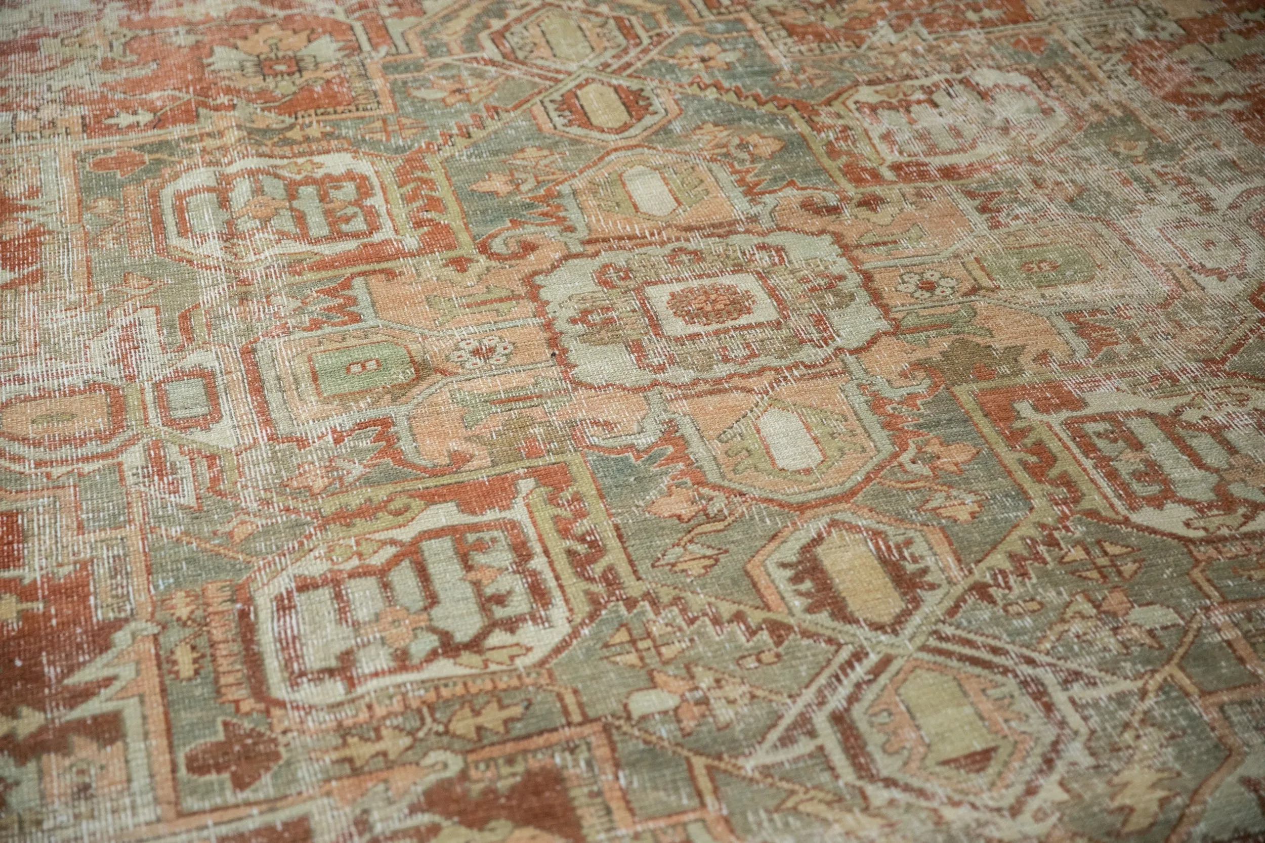 9.5x12.5 Vintage Distressed Heriz Carpet