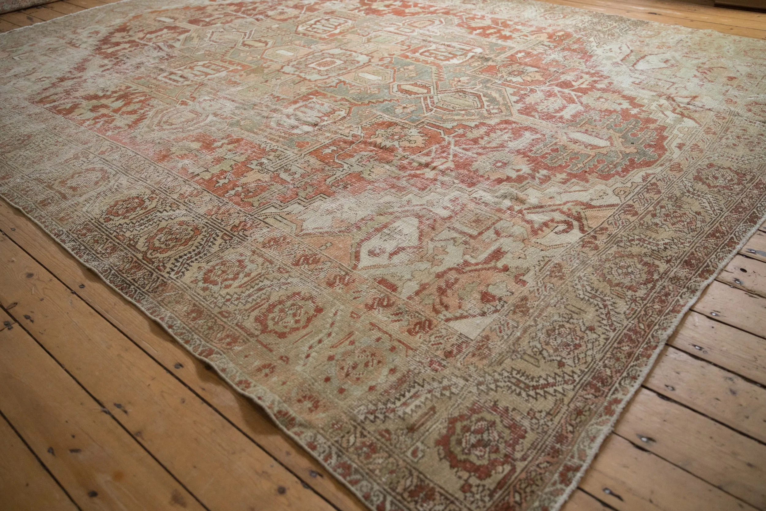 9.5x12.5 Vintage Distressed Heriz Carpet