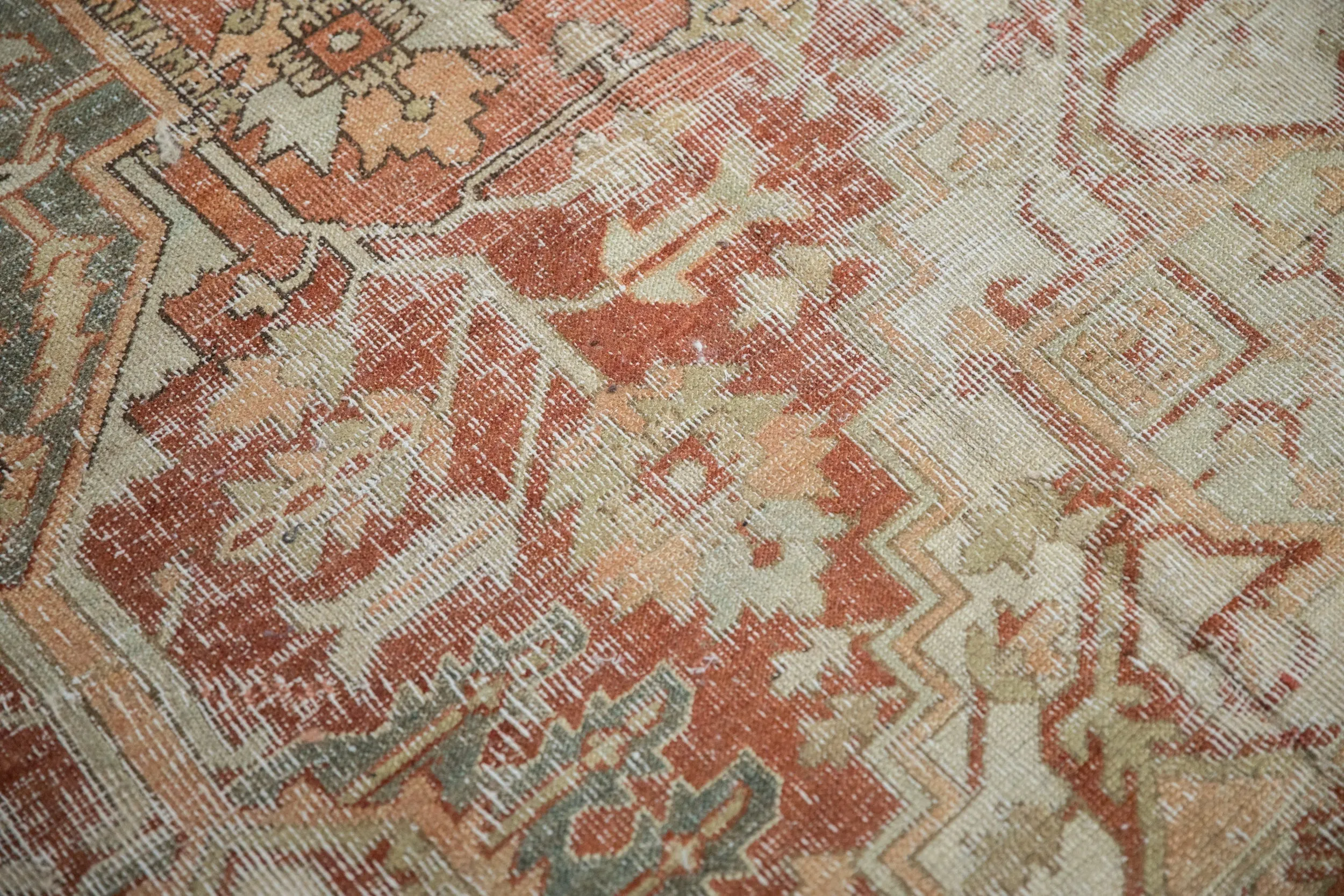 9.5x12.5 Vintage Distressed Heriz Carpet