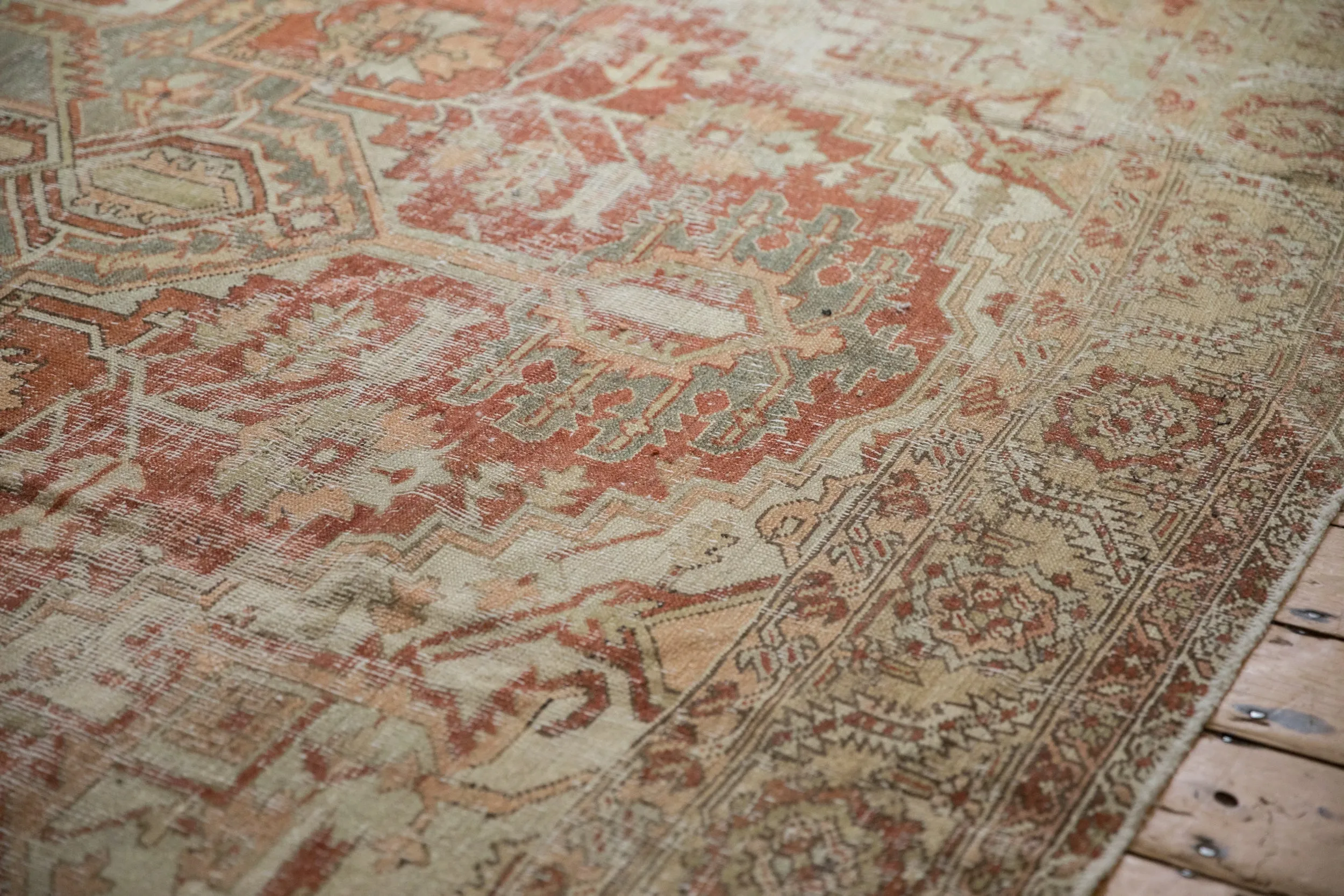 9.5x12.5 Vintage Distressed Heriz Carpet