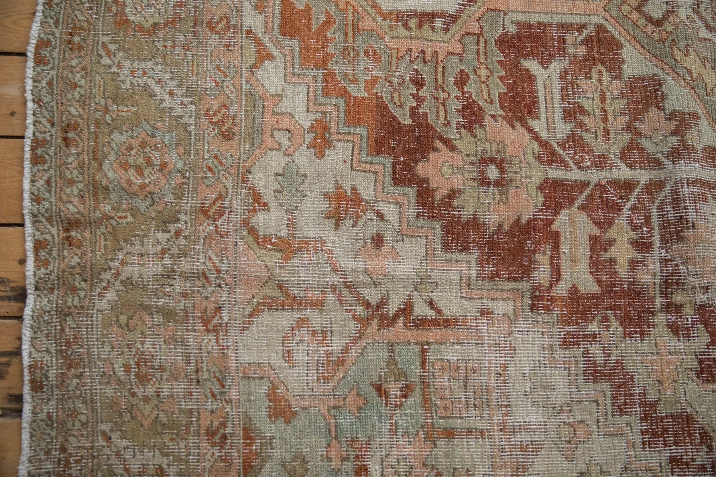 9.5x12.5 Vintage Distressed Heriz Carpet