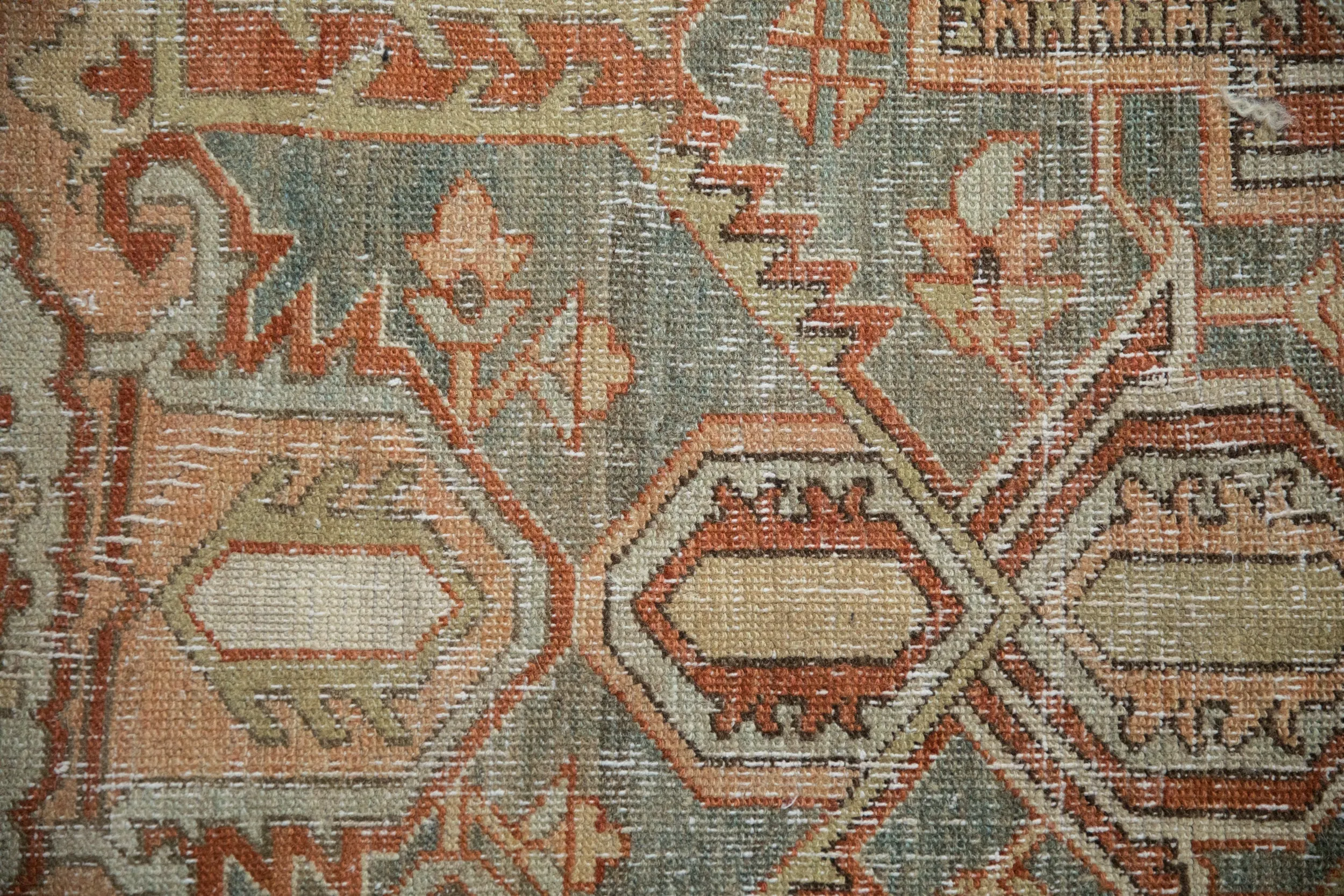 9.5x12.5 Vintage Distressed Heriz Carpet