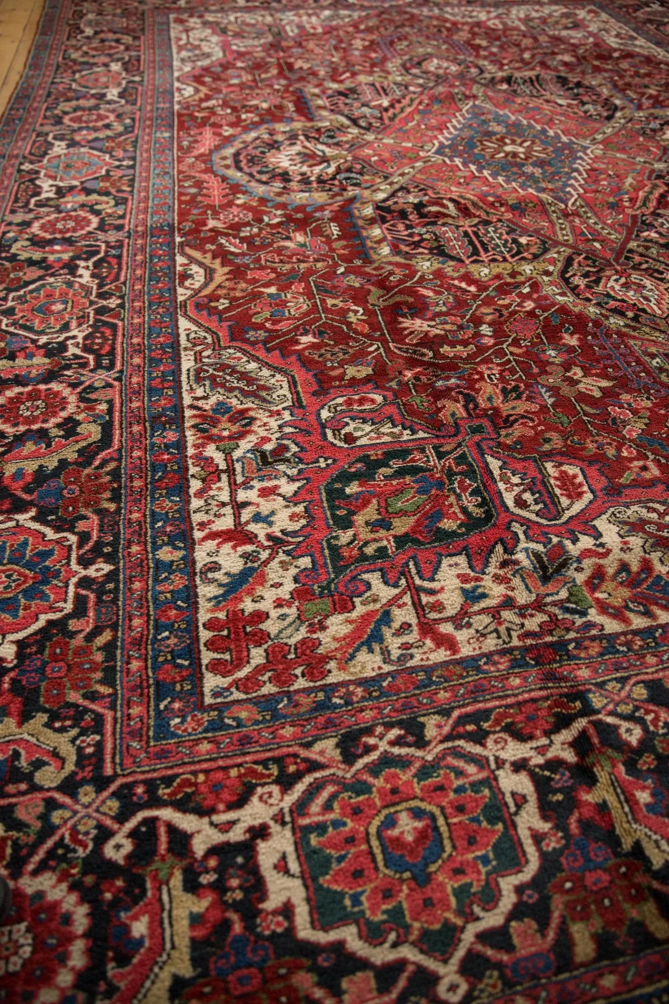 9.5x13 Vintage Ahar Carpet