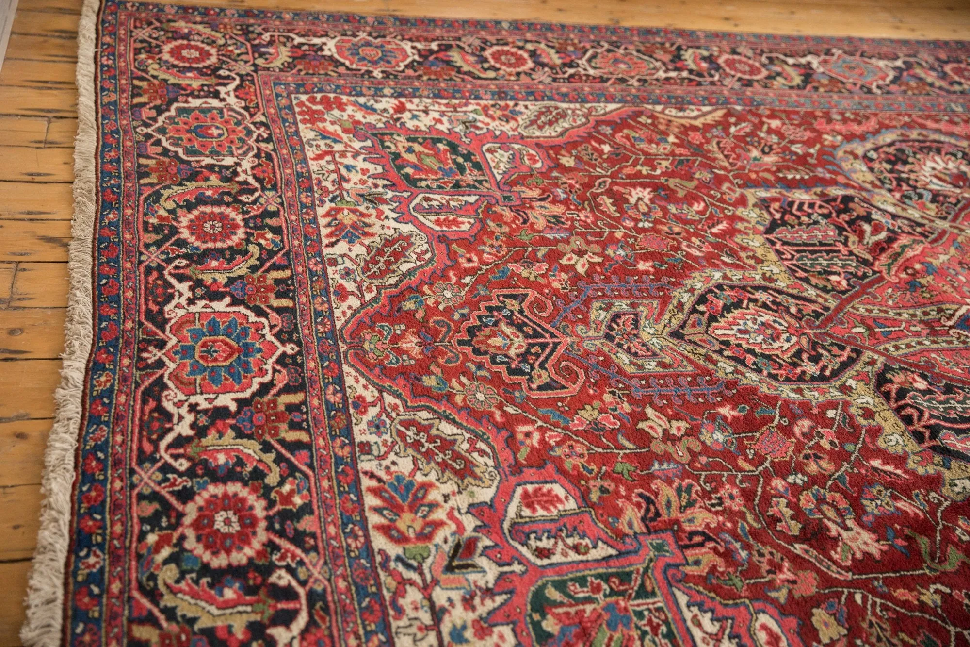 9.5x13 Vintage Ahar Carpet