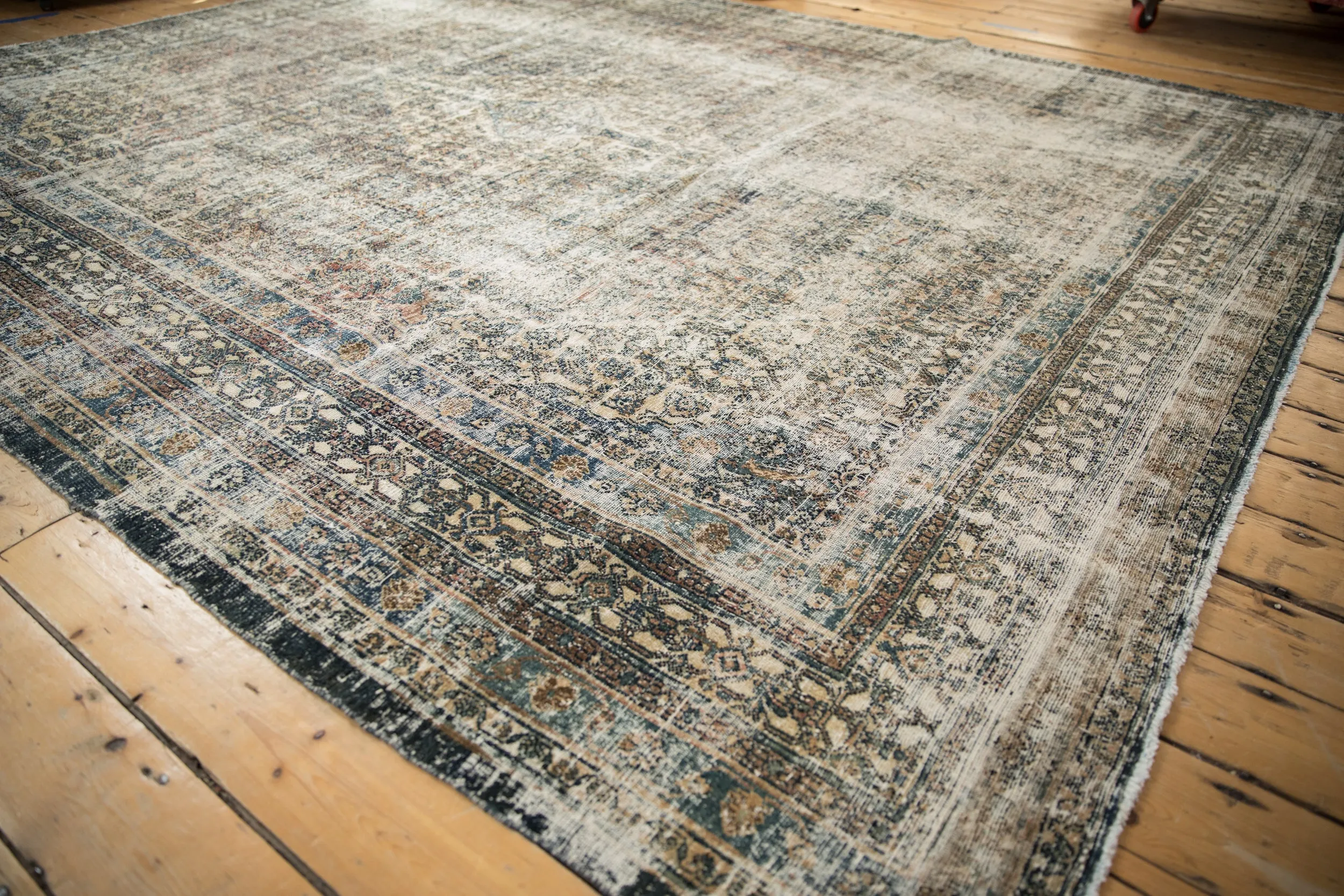 9x11.5 Vintage Distressed Bibikabad Carpet