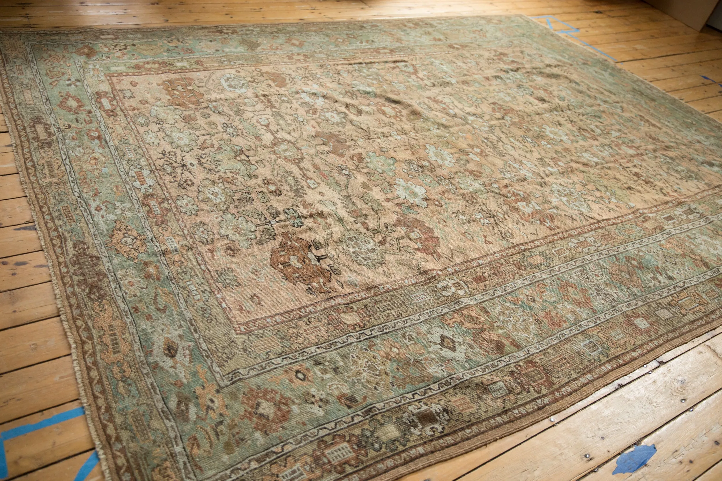 9x11.5 Vintage Distressed Ghiordes Carpet