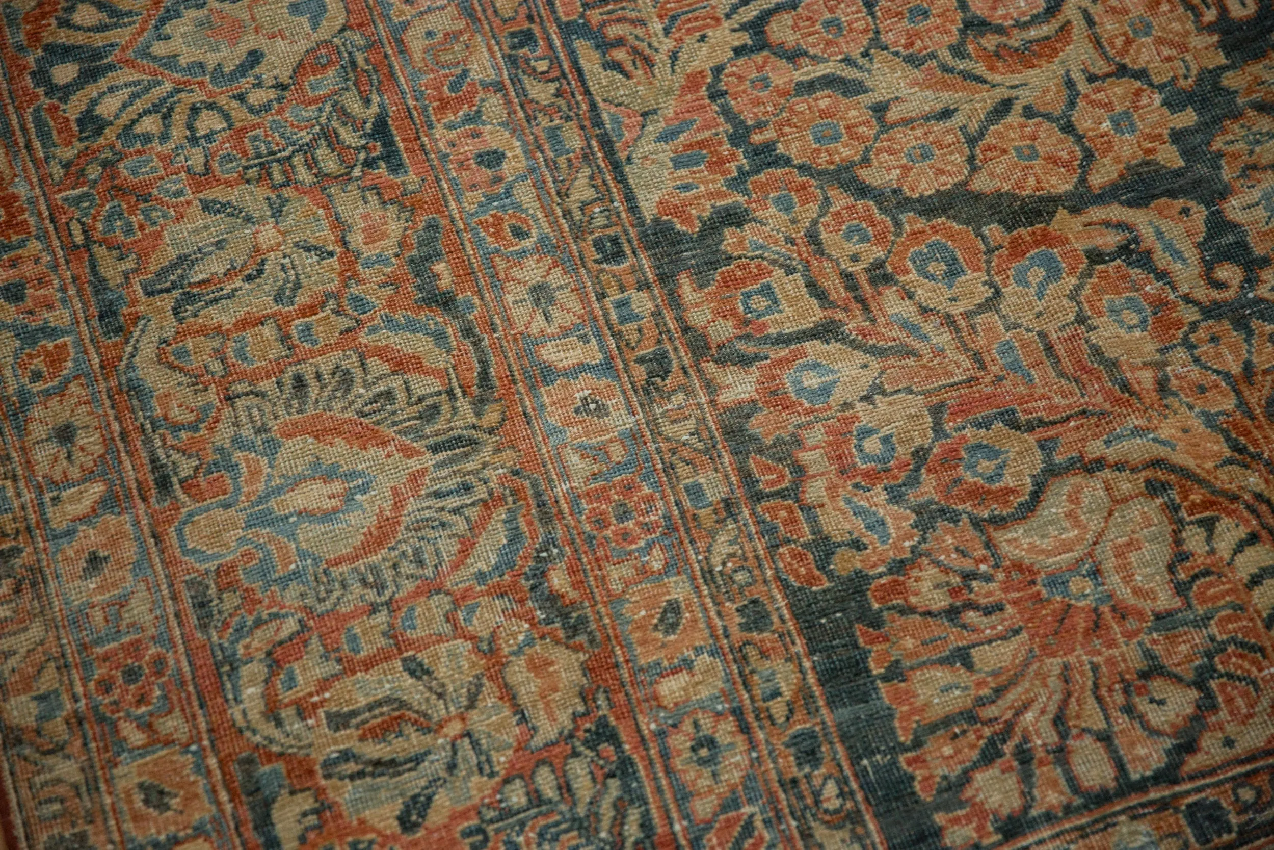 9x11.5 Vintage Distressed Sarouk Carpet