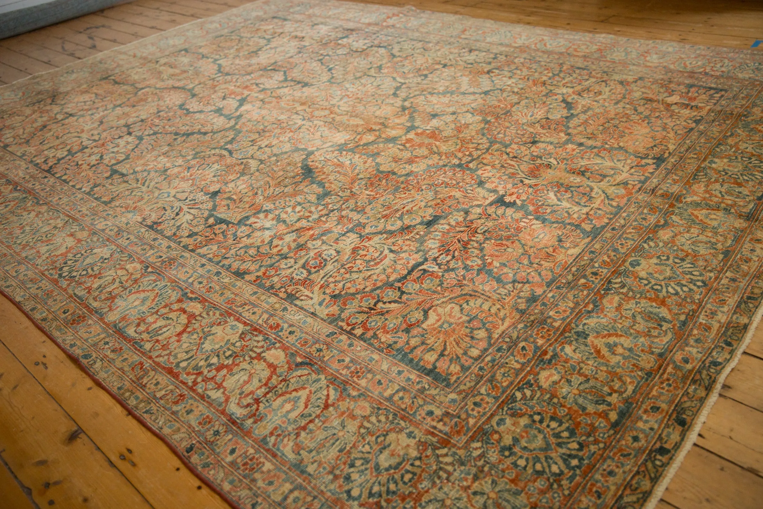 9x11.5 Vintage Distressed Sarouk Carpet
