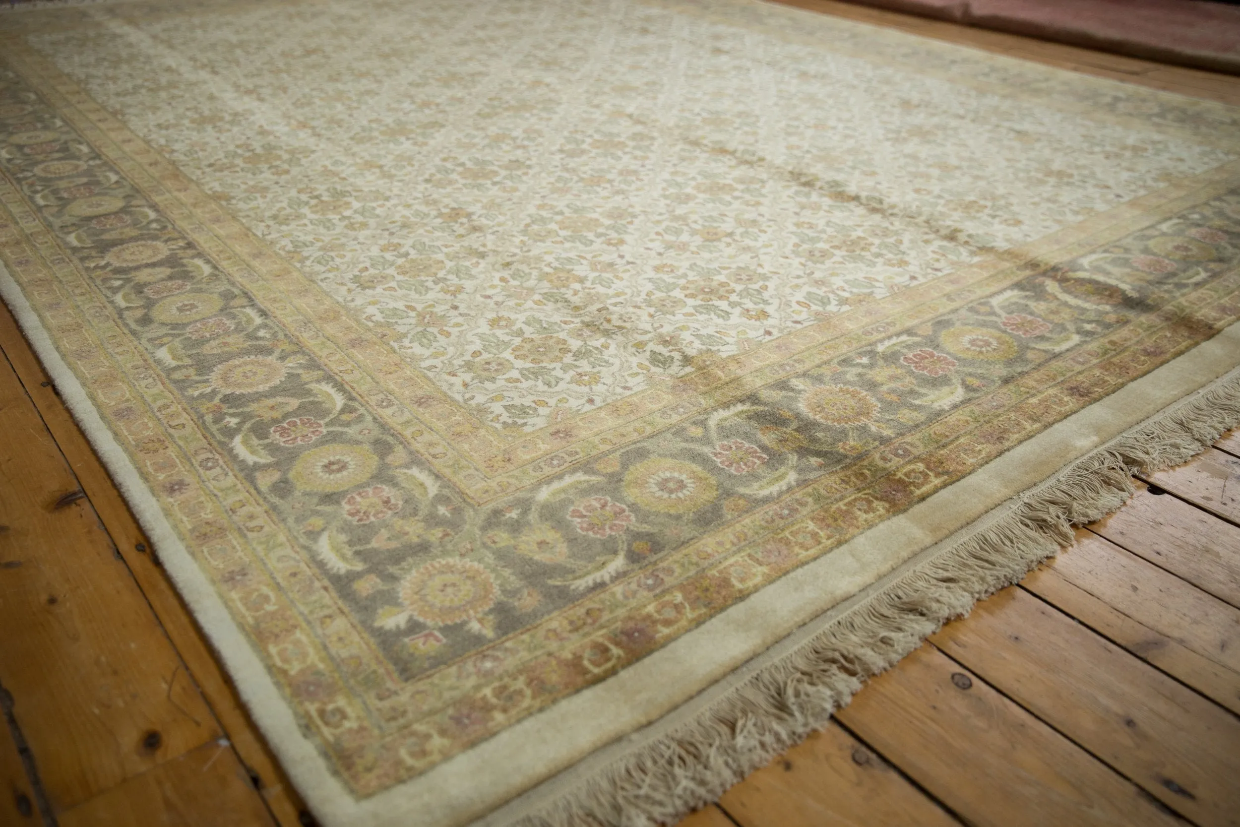 9x12 Agra Carpet