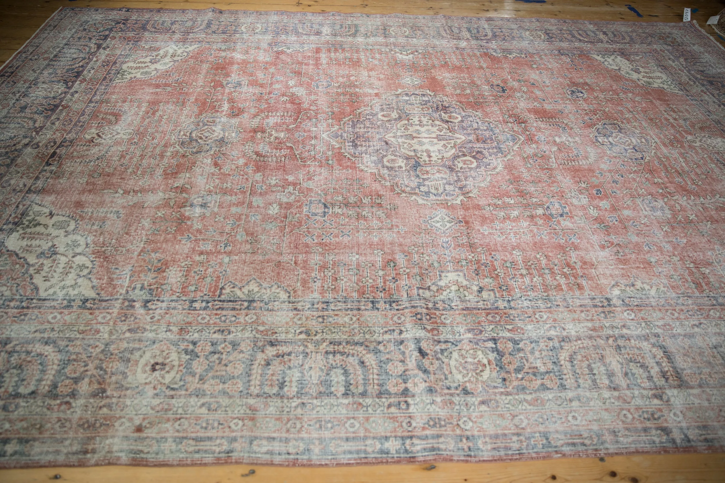 9x12.5 Vintage Distressed Sparta Carpet