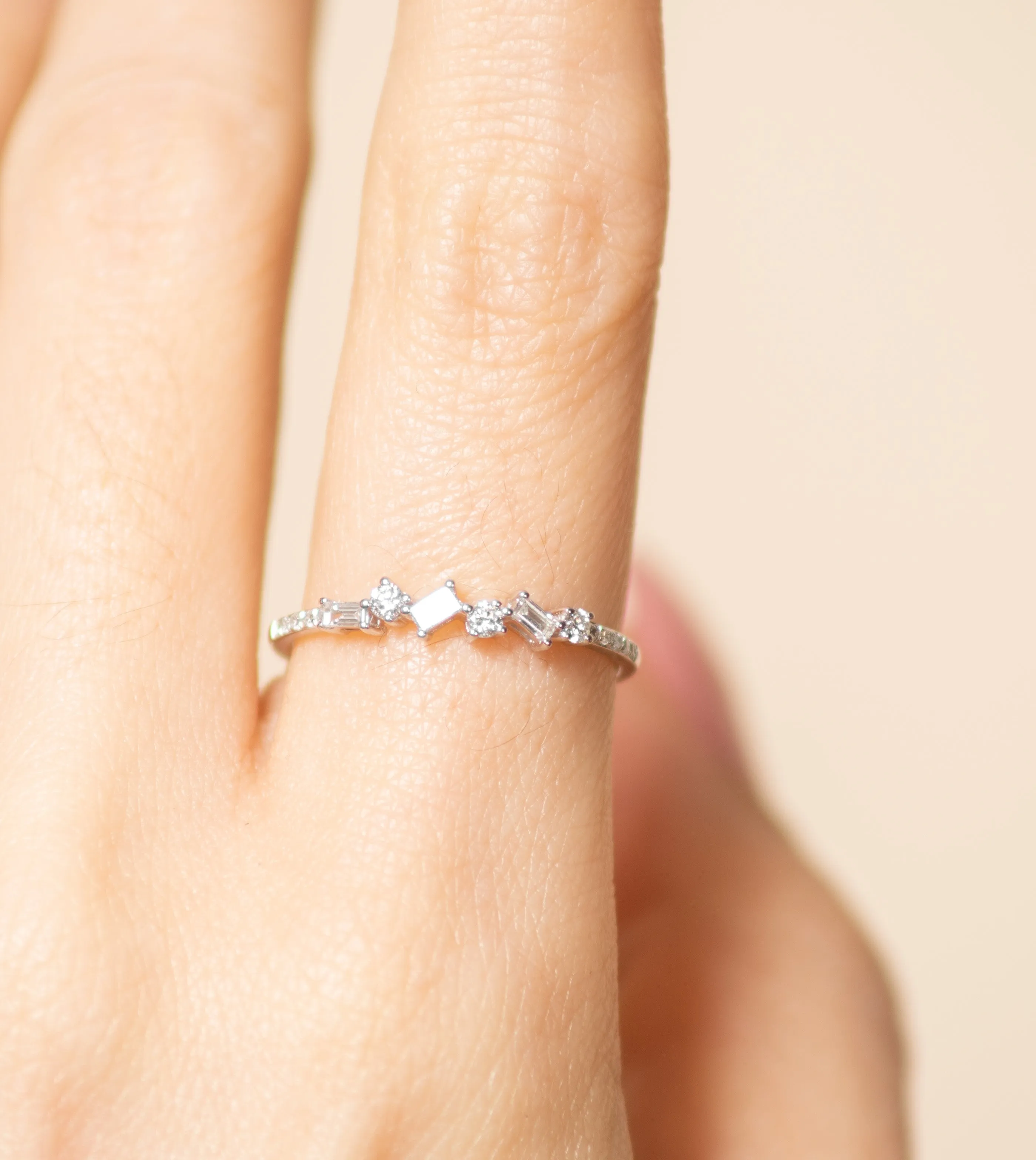 Baguette & Round Diamond Cluster Band