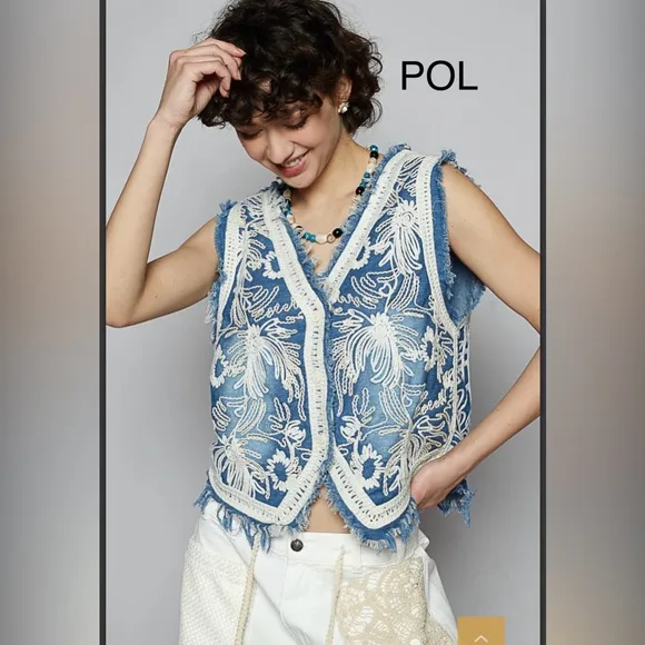 BP203-4💙🤍POL pristine must have  embroidered button front vest w/cream detail💙