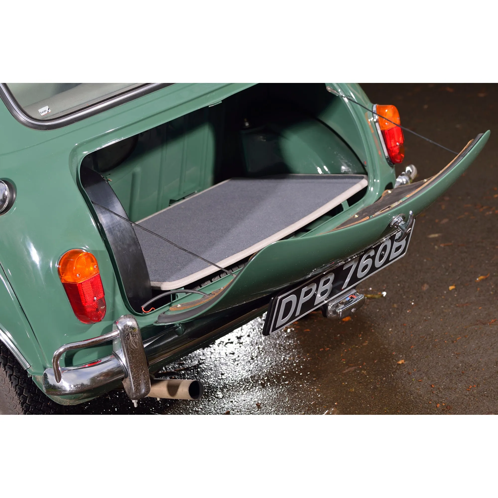 COMPLETE BOOT BOARD - SALOONS WITH SINGLE 5.5 GALLON PETROL TANK