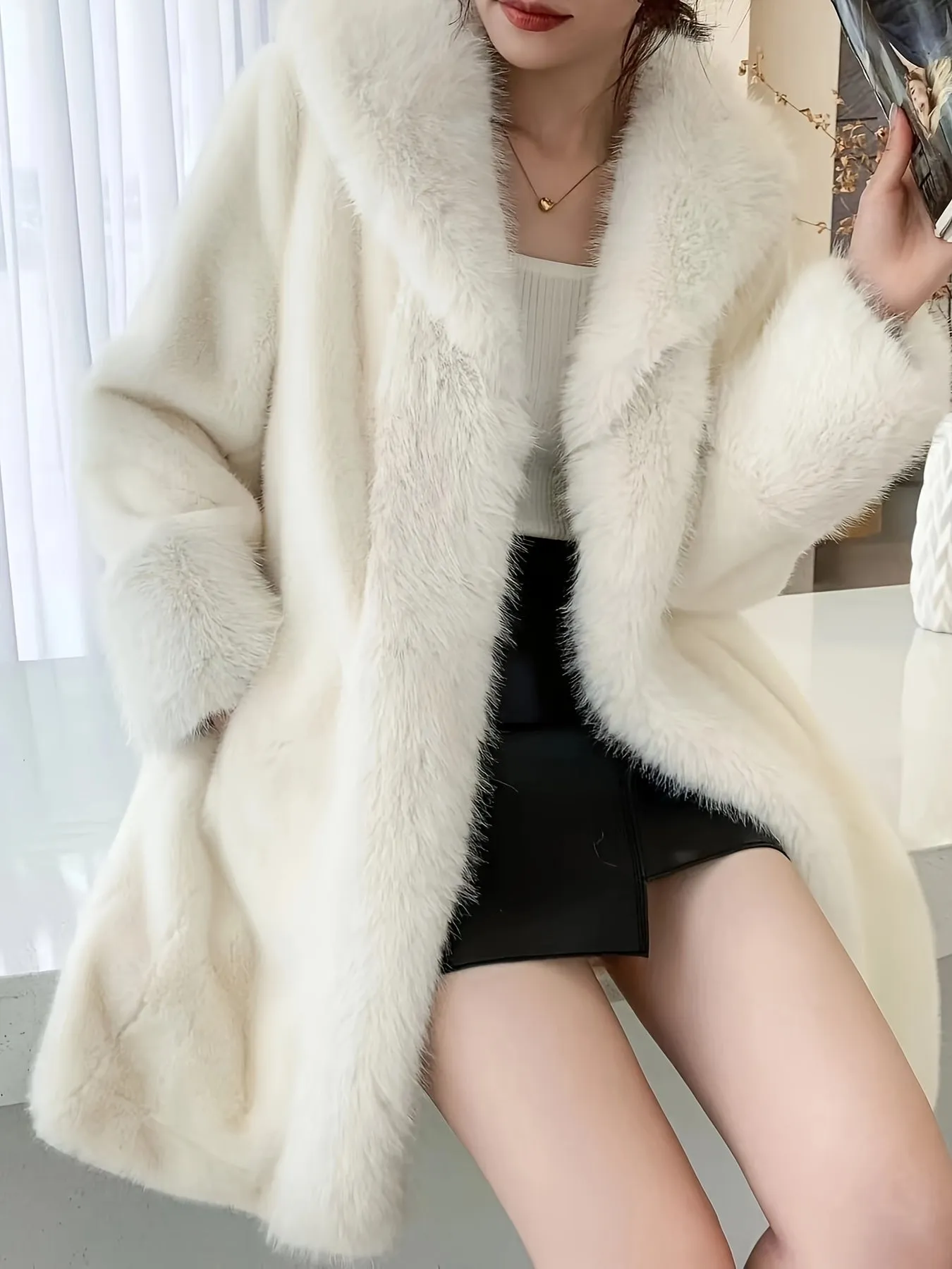 Elegant Womens MidLength Coat with Chic Faux Fur Collar