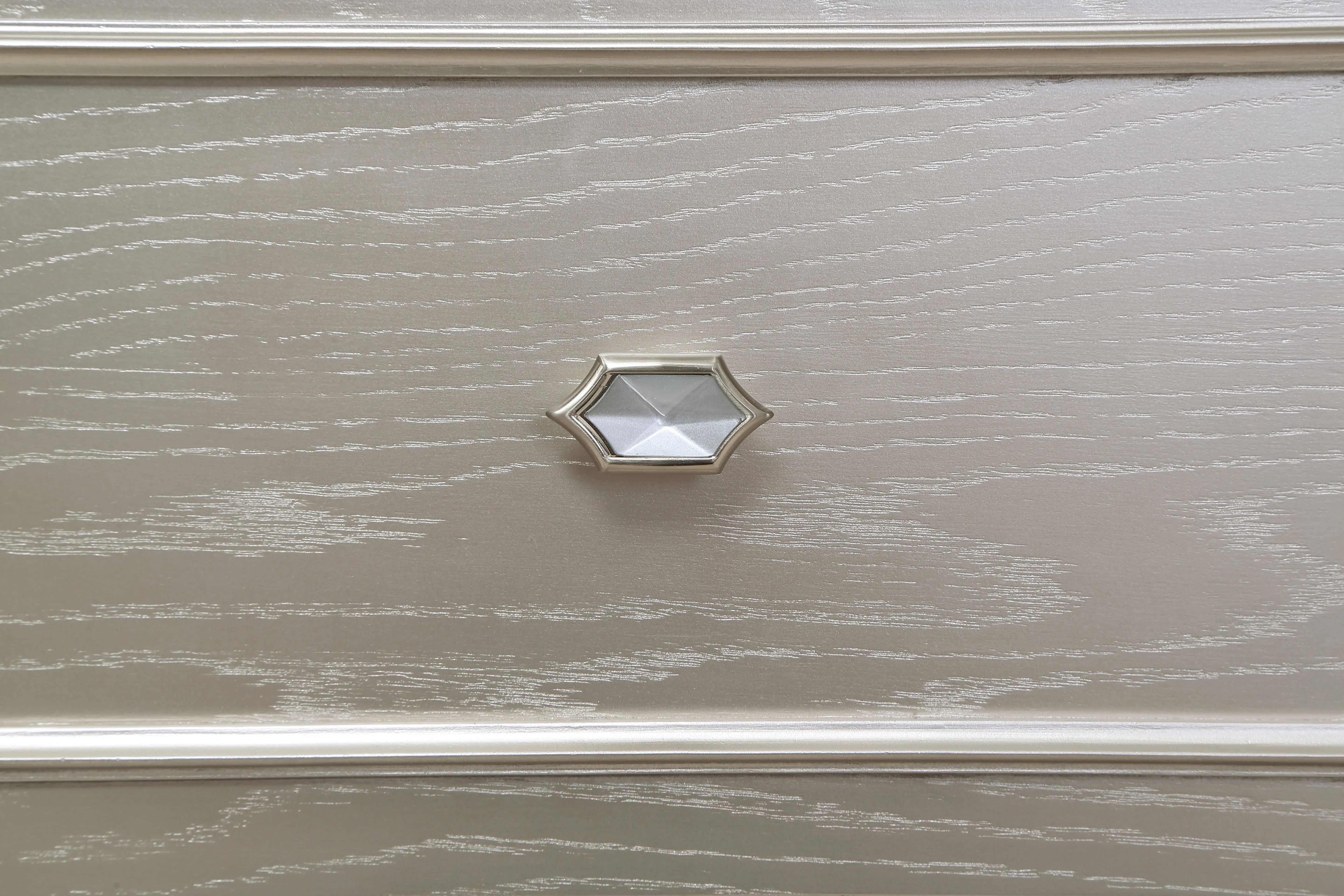 Evangeline 4-drawer Vanity Desk Makeup Table Silver Oak