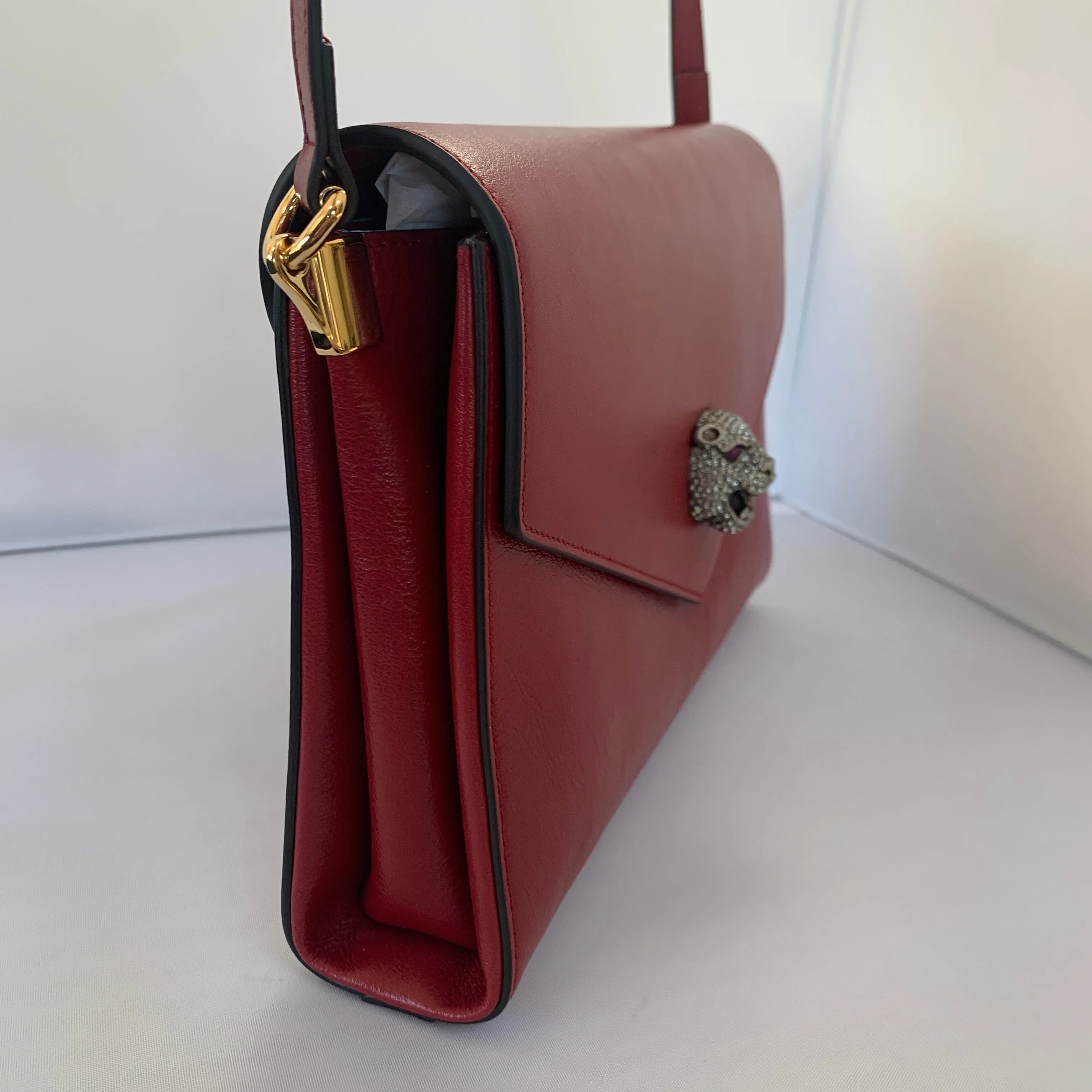 Gucci Thiara Envelope Shoulder Bag in Red