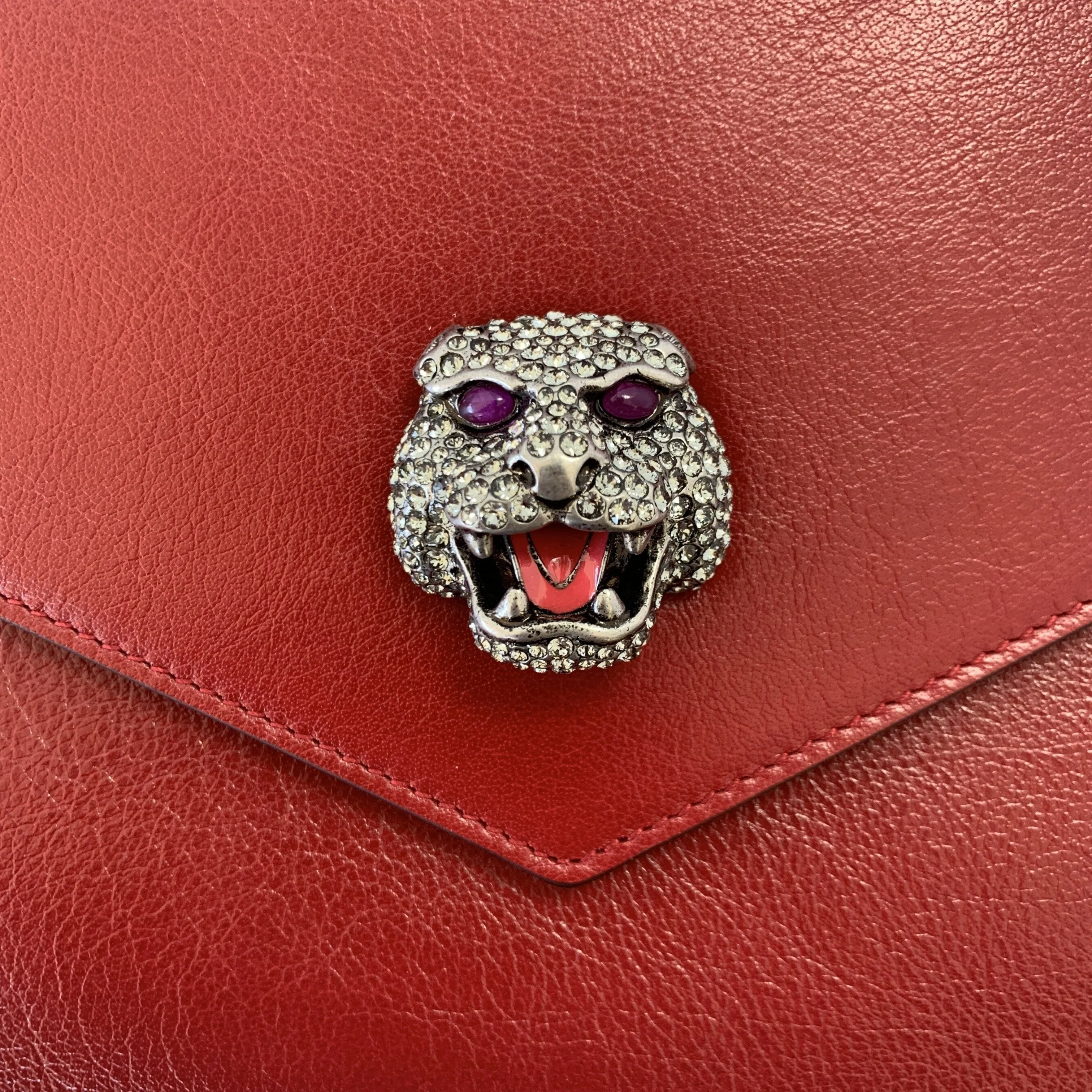 Gucci Thiara Envelope Shoulder Bag in Red