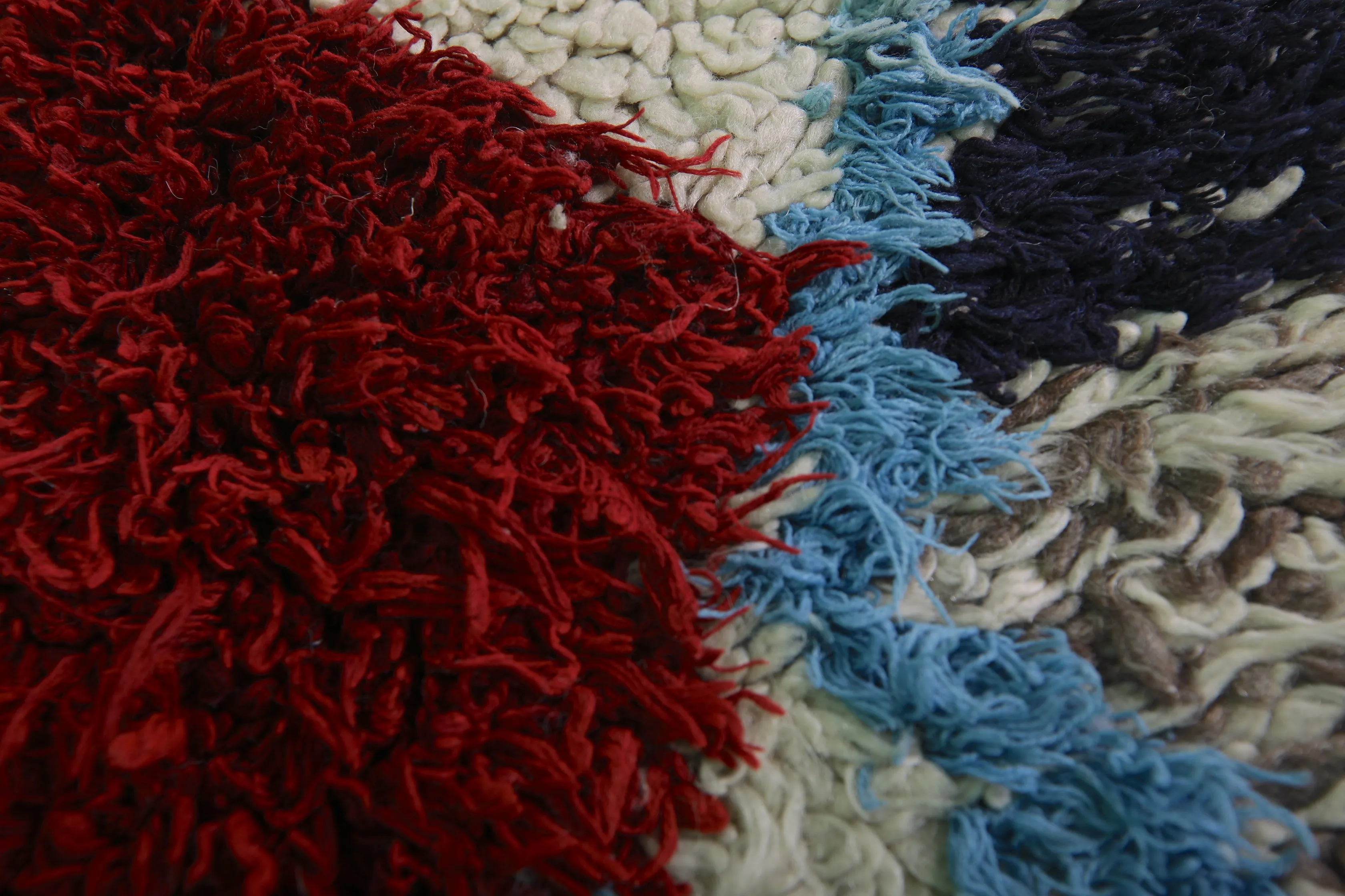 Handmade Moroccan Rug 2.8 X 6.1 Feet – Stunning Diamond Pattern