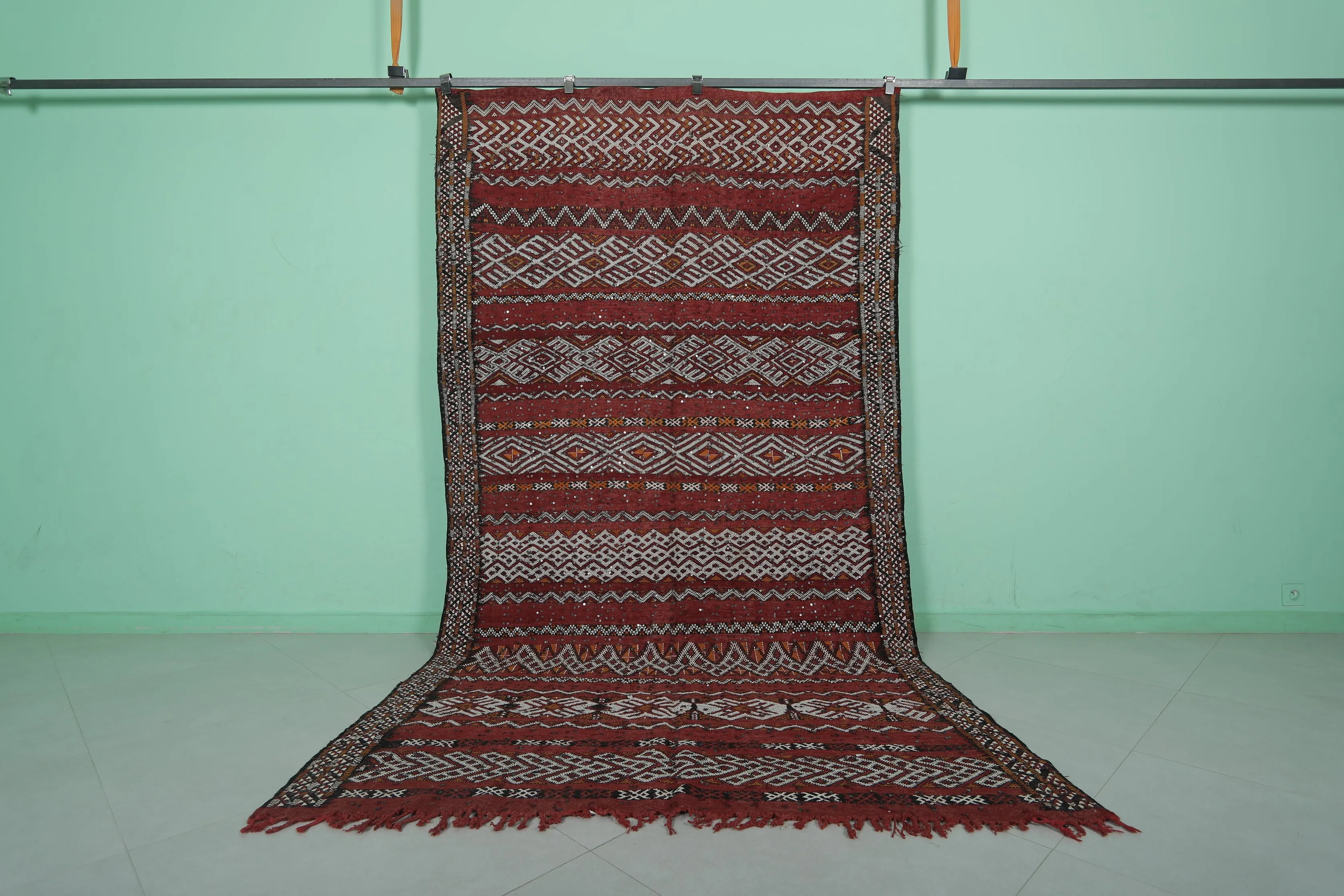 Handwoven Berber Rug - 5.6 FT X 10.3 FT | Authentic Moroccan Kilim