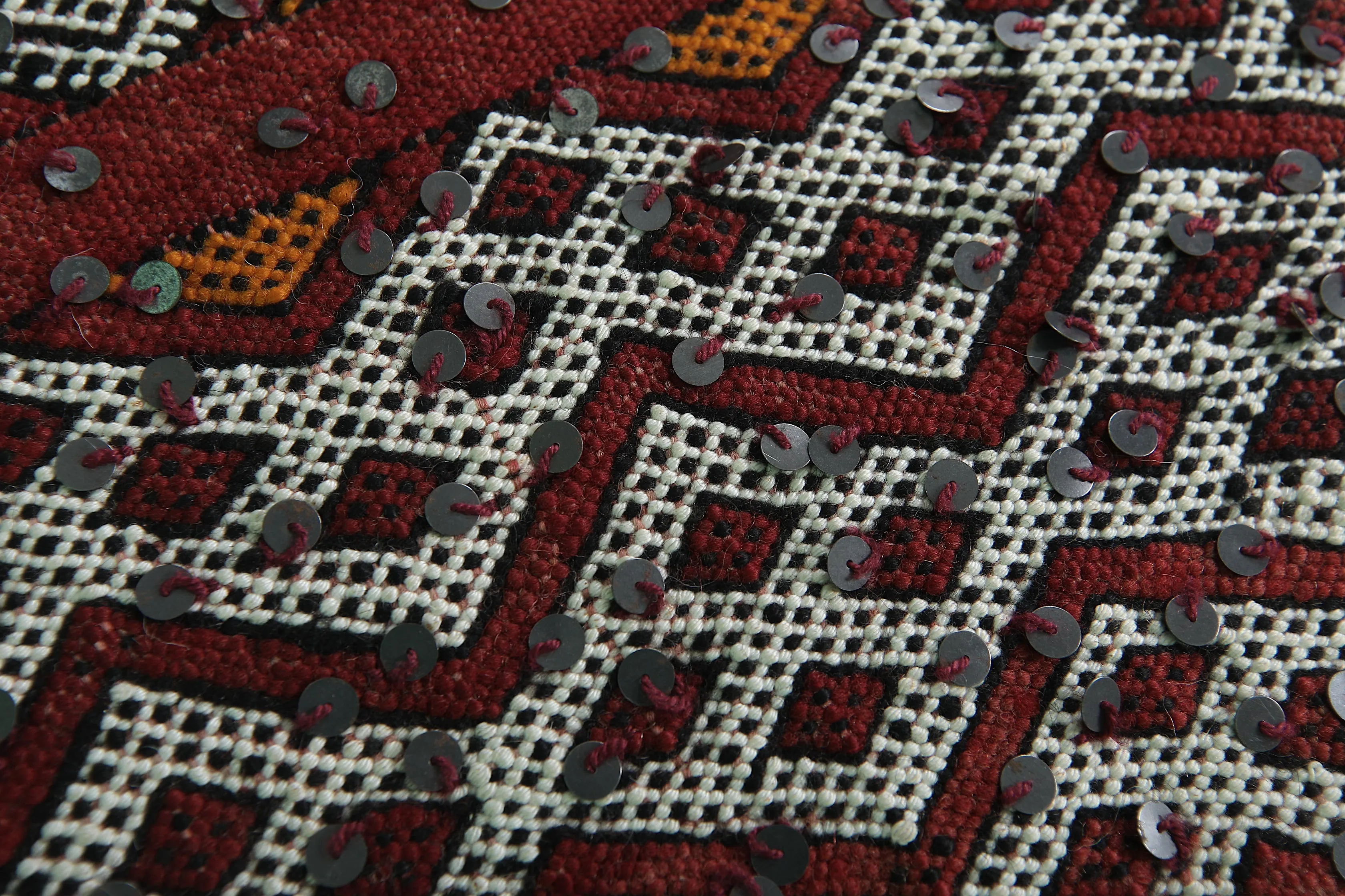 Handwoven Berber Rug - 5.6 FT X 10.3 FT | Authentic Moroccan Kilim