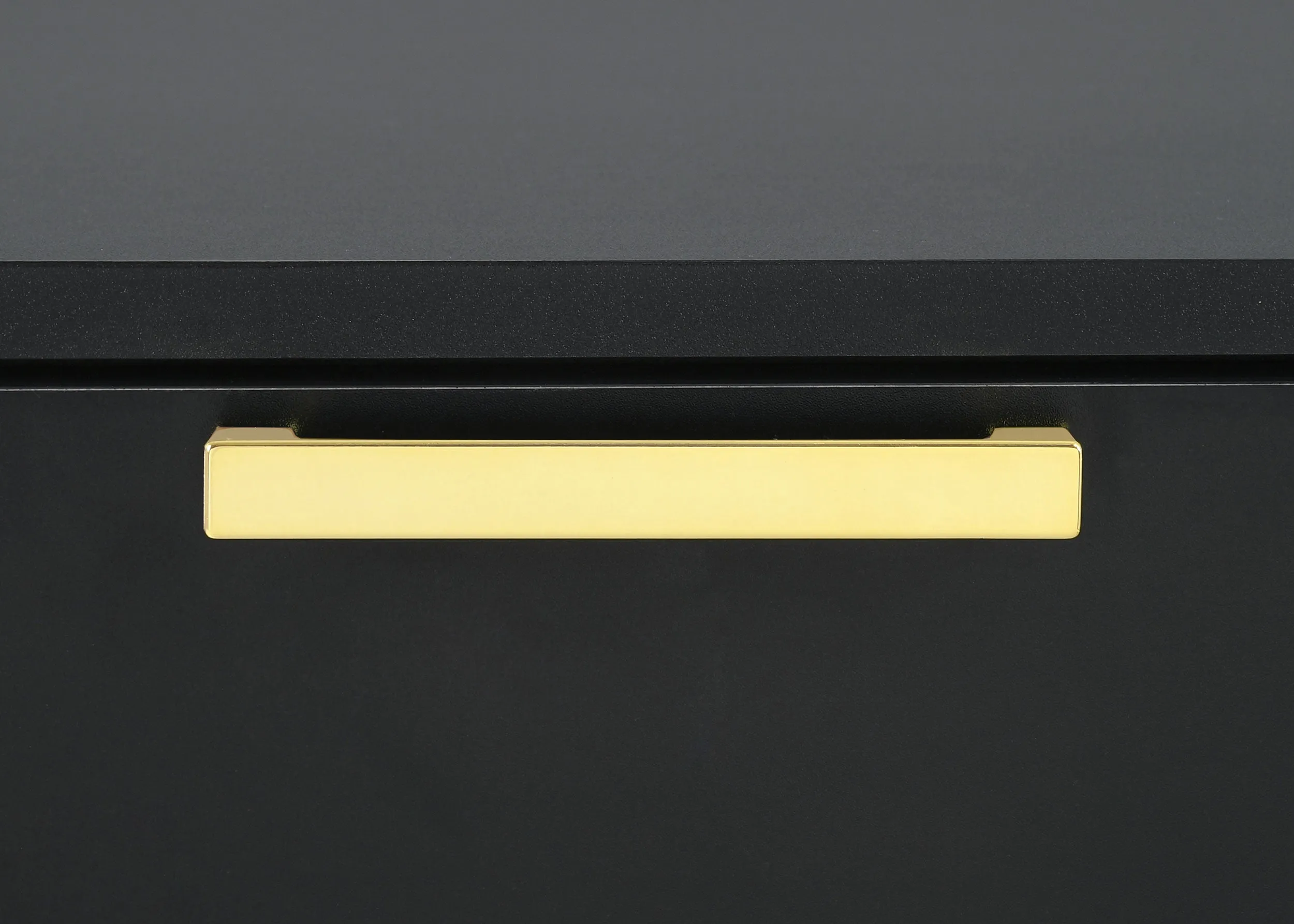 Kendall 5-drawer Bedroom Chest Black