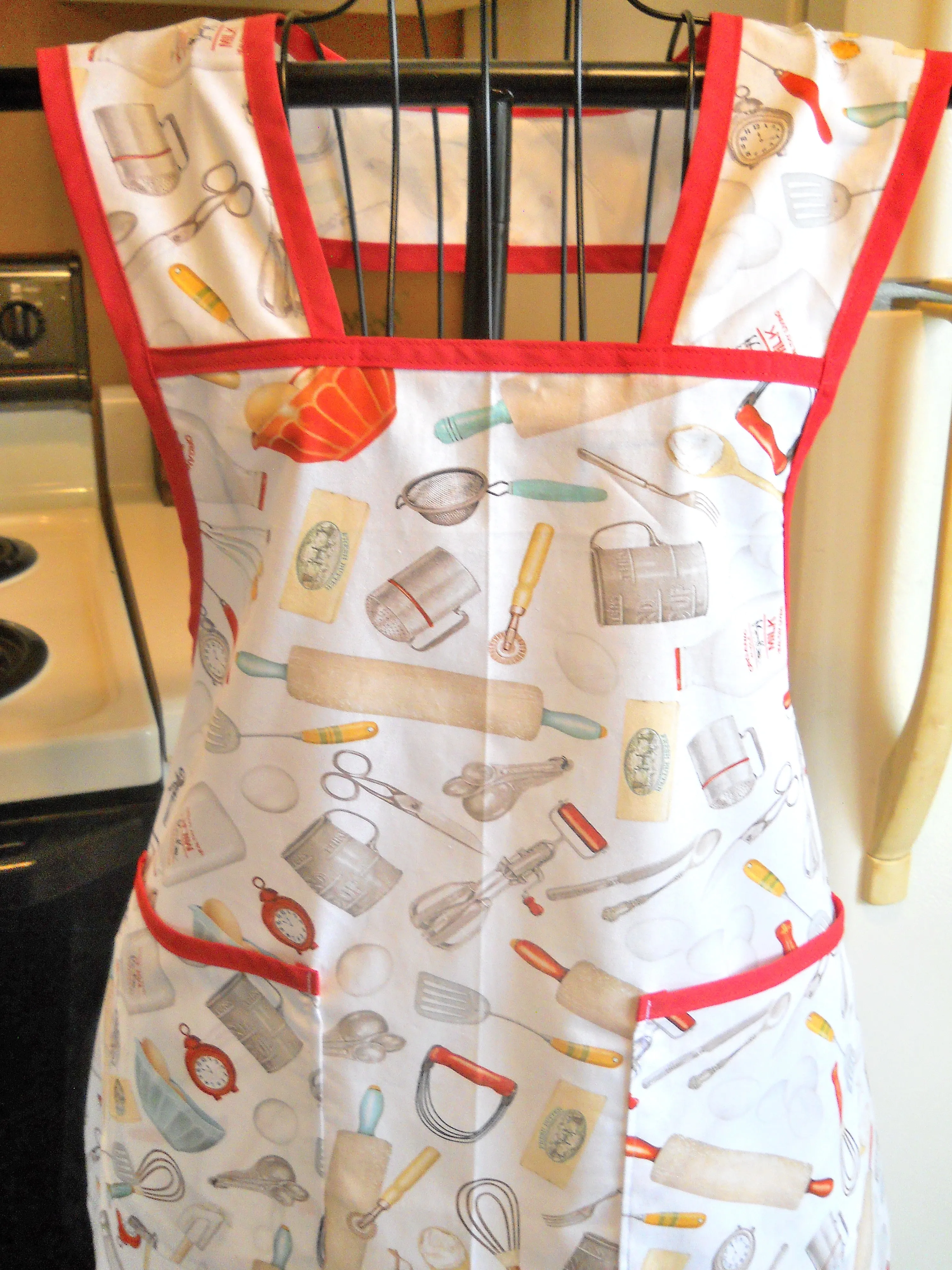Old Fashioned Full Apron with Vintage Cooking Utensils in size Large