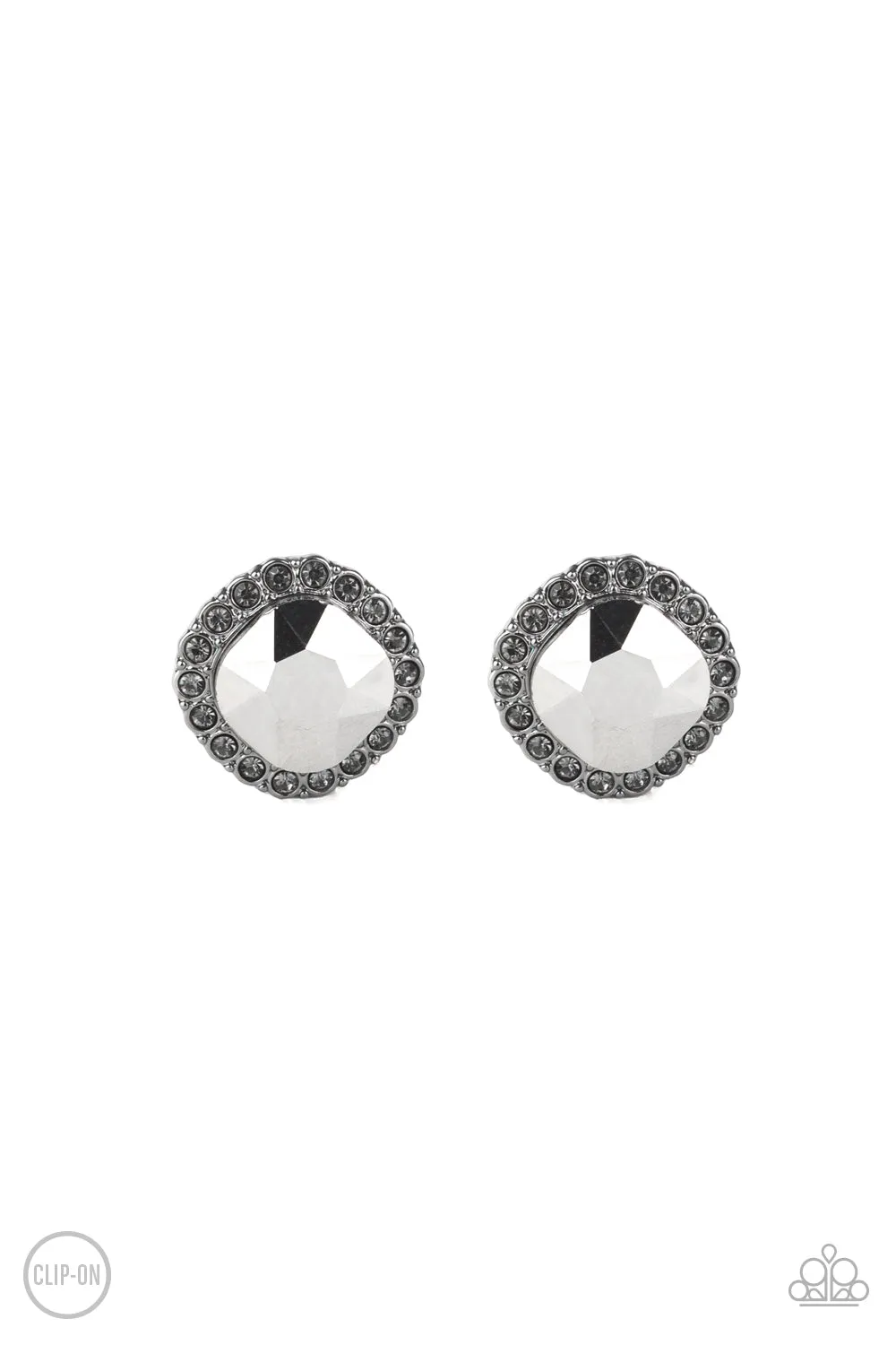 Paparazzi Diamond  Duchess - Black Earrings