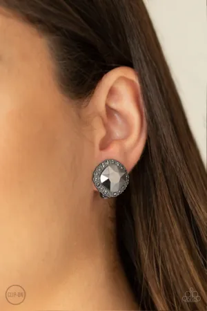 Paparazzi Diamond  Duchess - Black Earrings