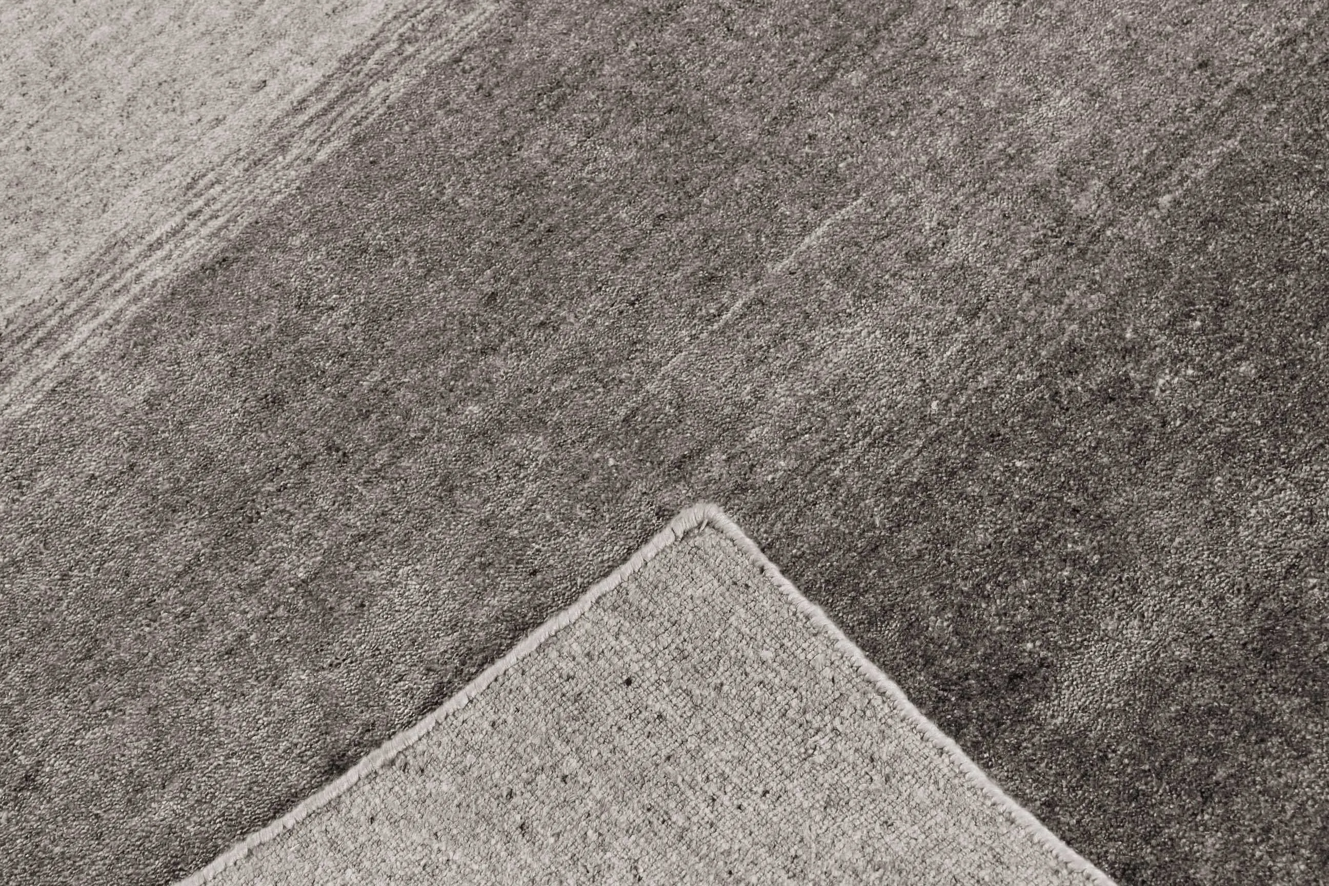 Platinum Grid Taupe